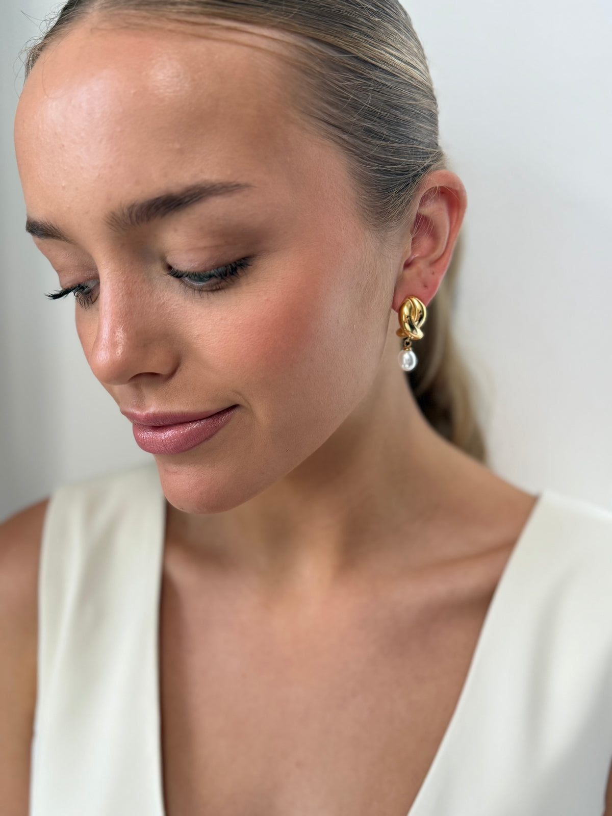 Winnie - Gold Pearl Earring