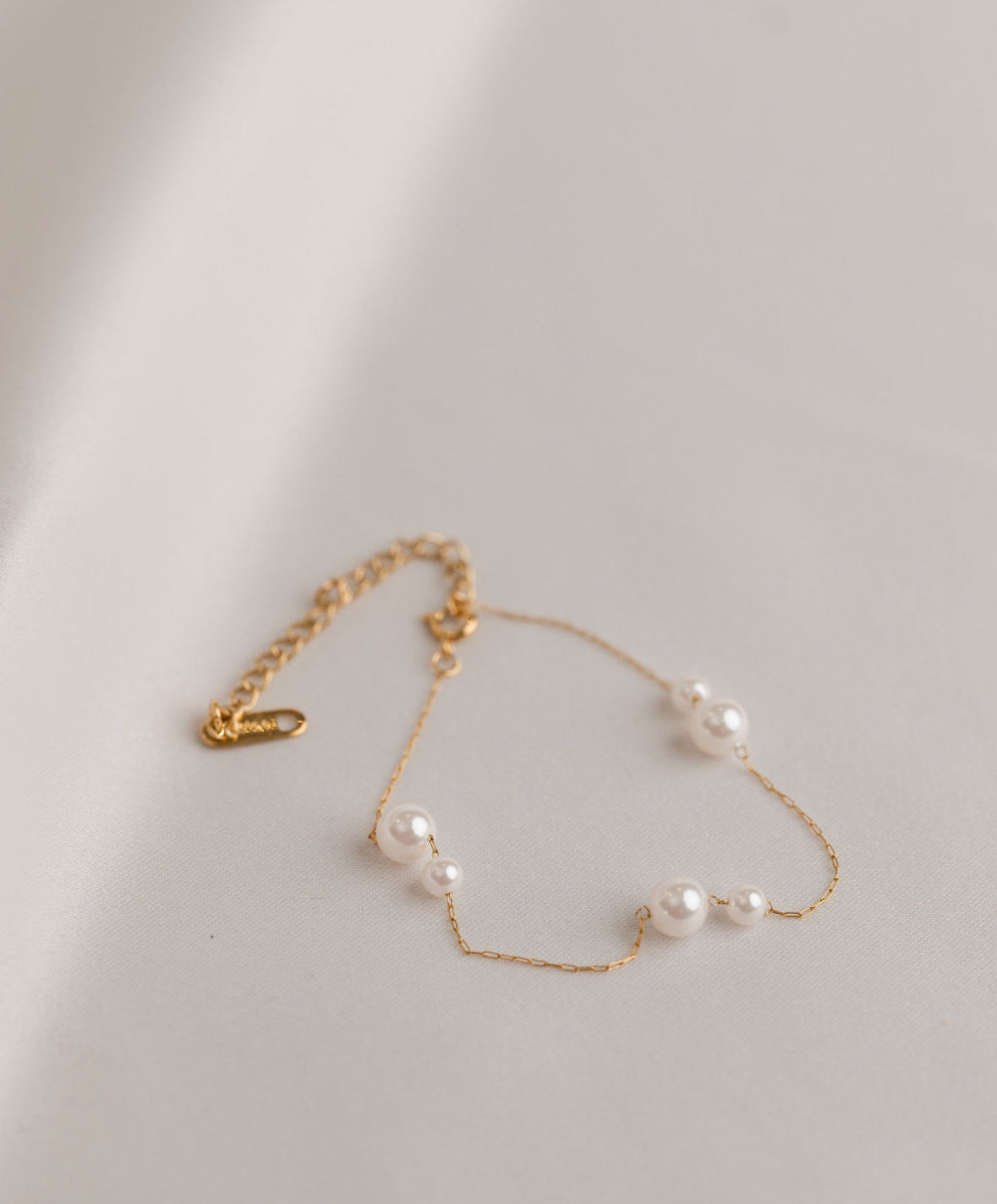 Daisy - Gold Pearl Necklace Bracelet Set