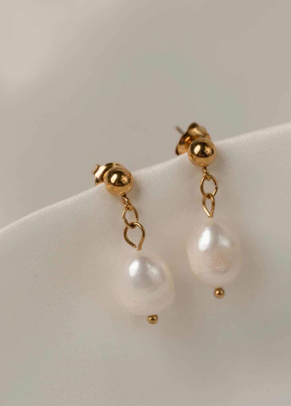 Clara-May - Gold Pearl Earring