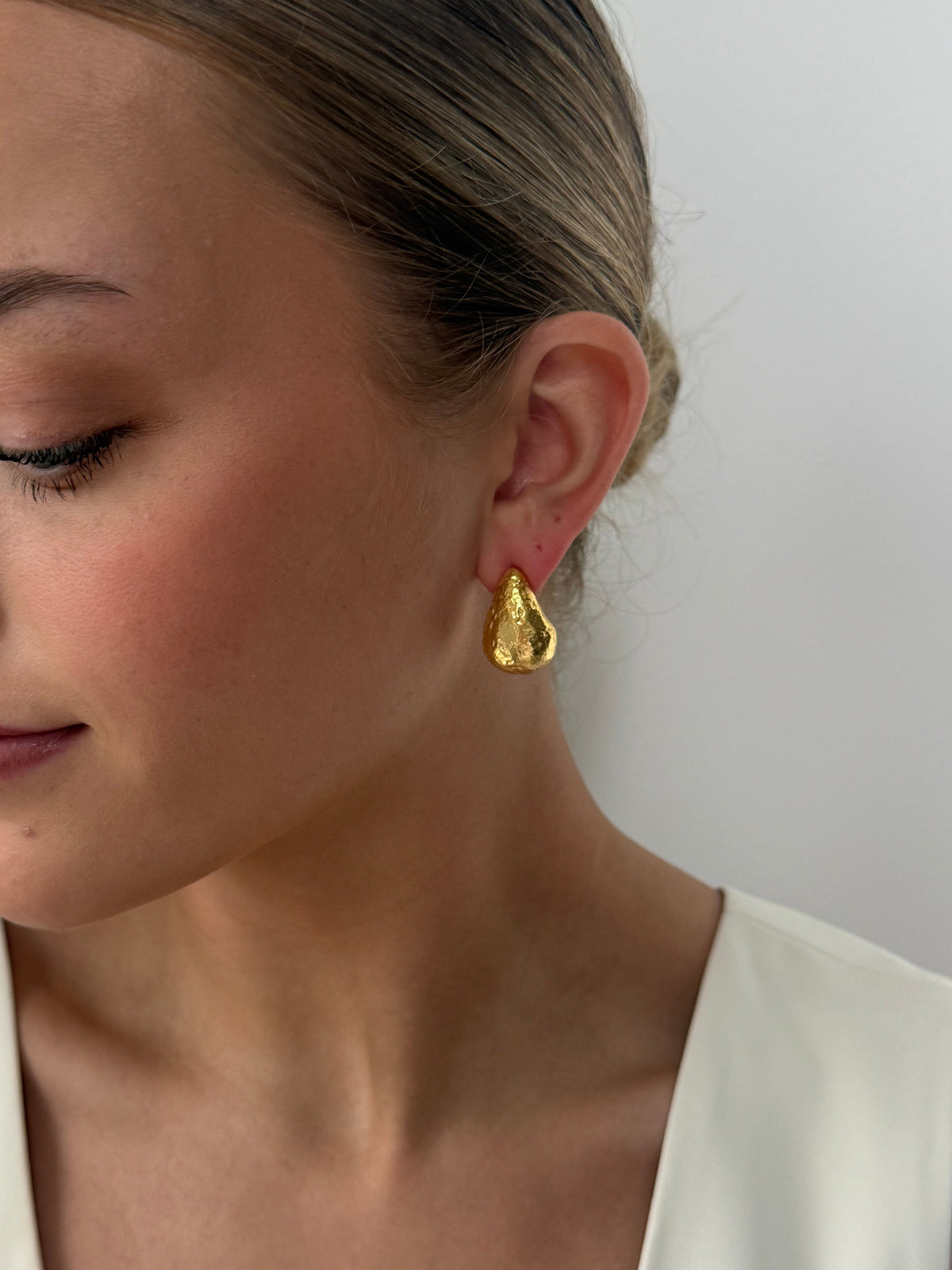 Calista - Gold Dome Earring