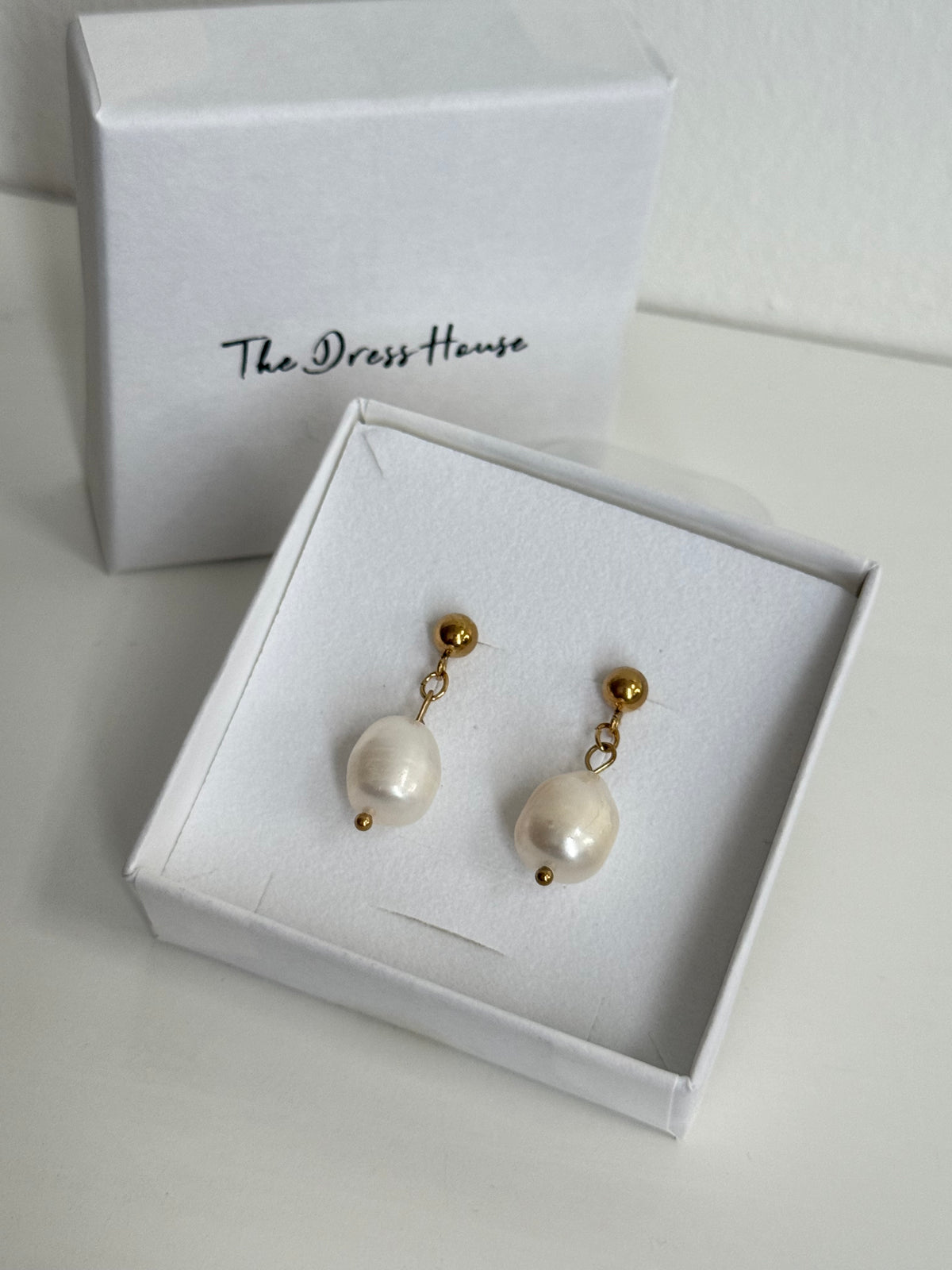 Clara - Gold Pearl Earring