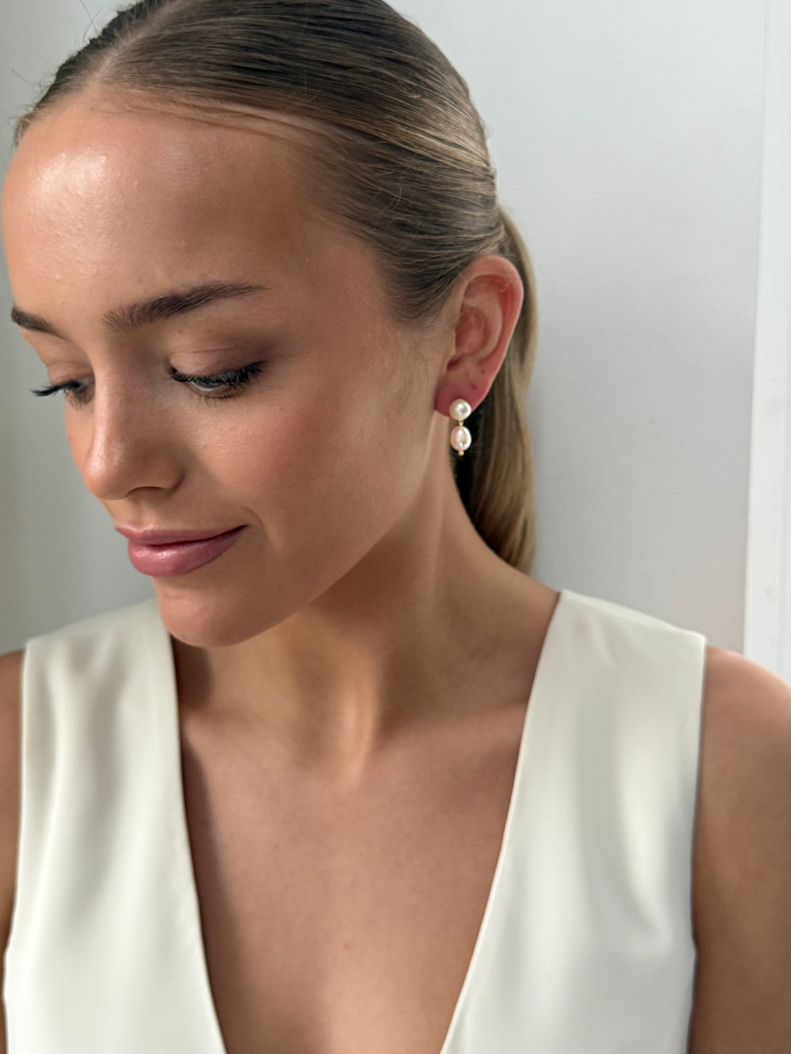 Cora - Gold Pearl Earring