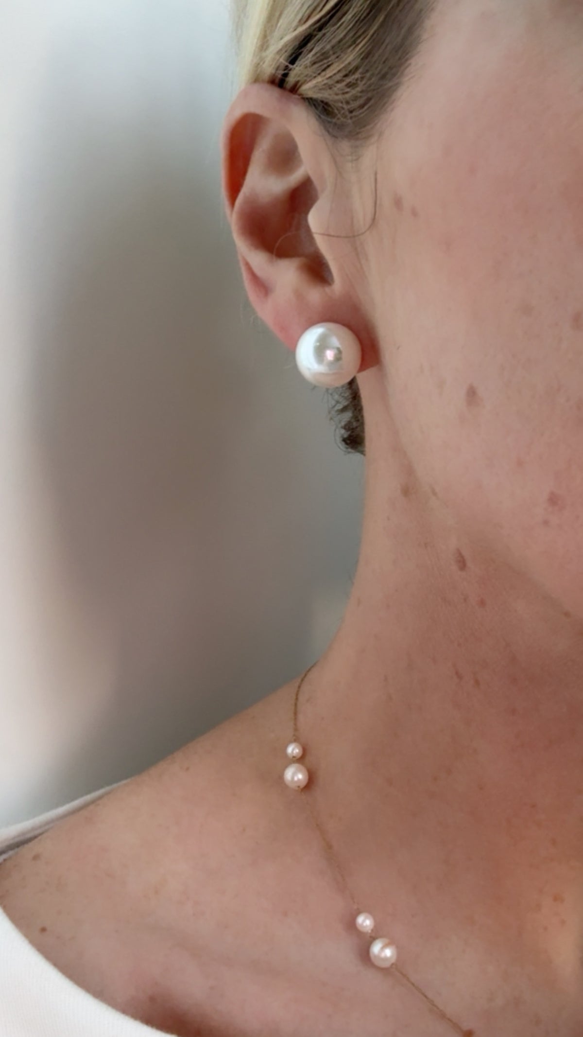 Lily - Gold Pearl Earring (15mm)