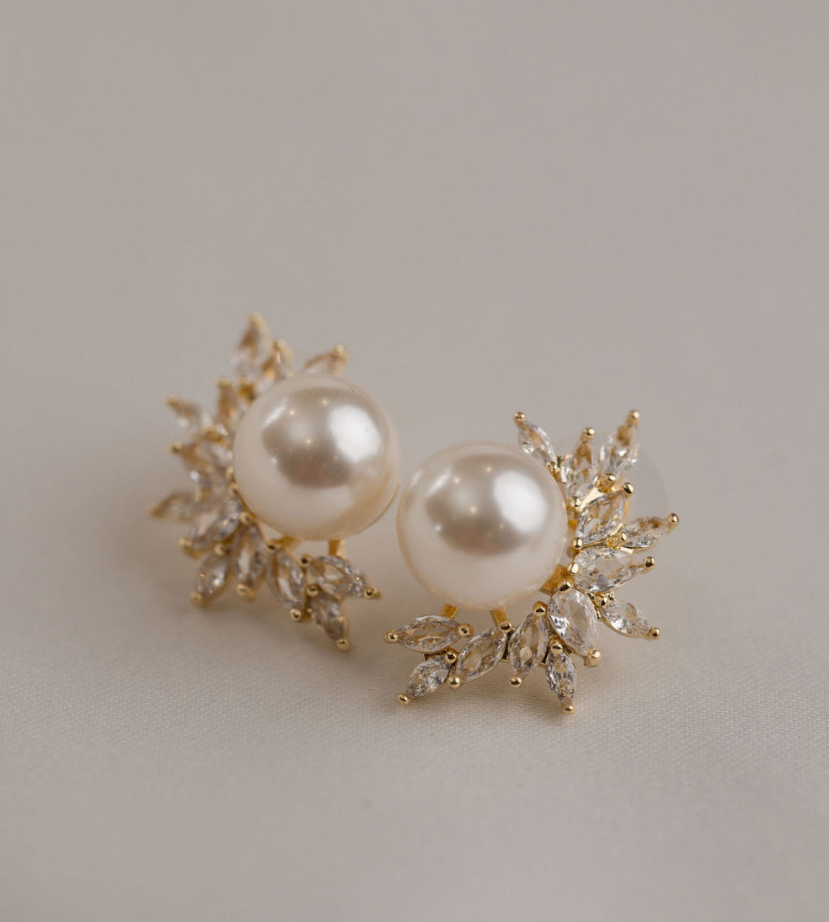 Rita - Gold Pearl Earring