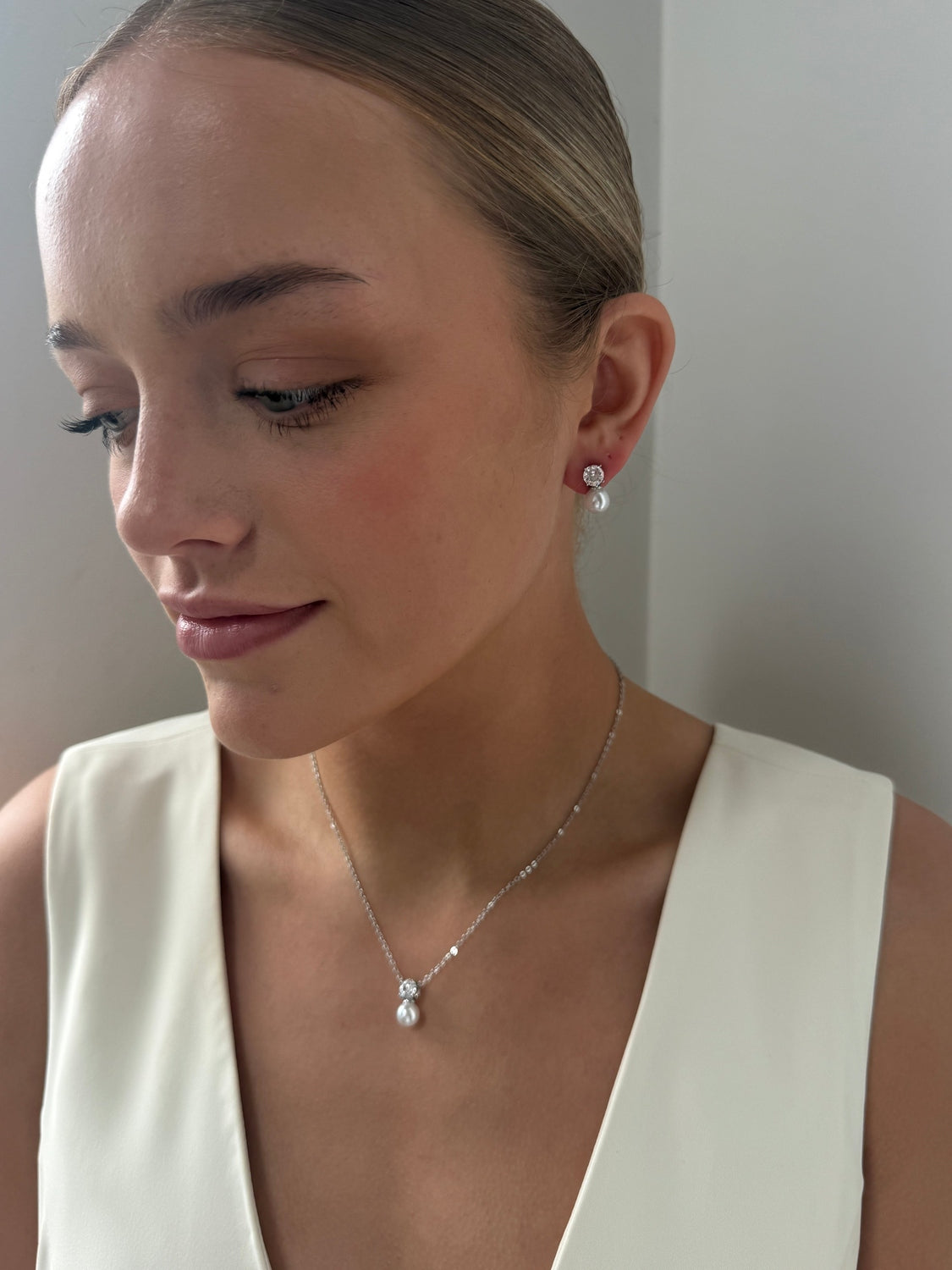 Alice - Silver Pearl Necklace