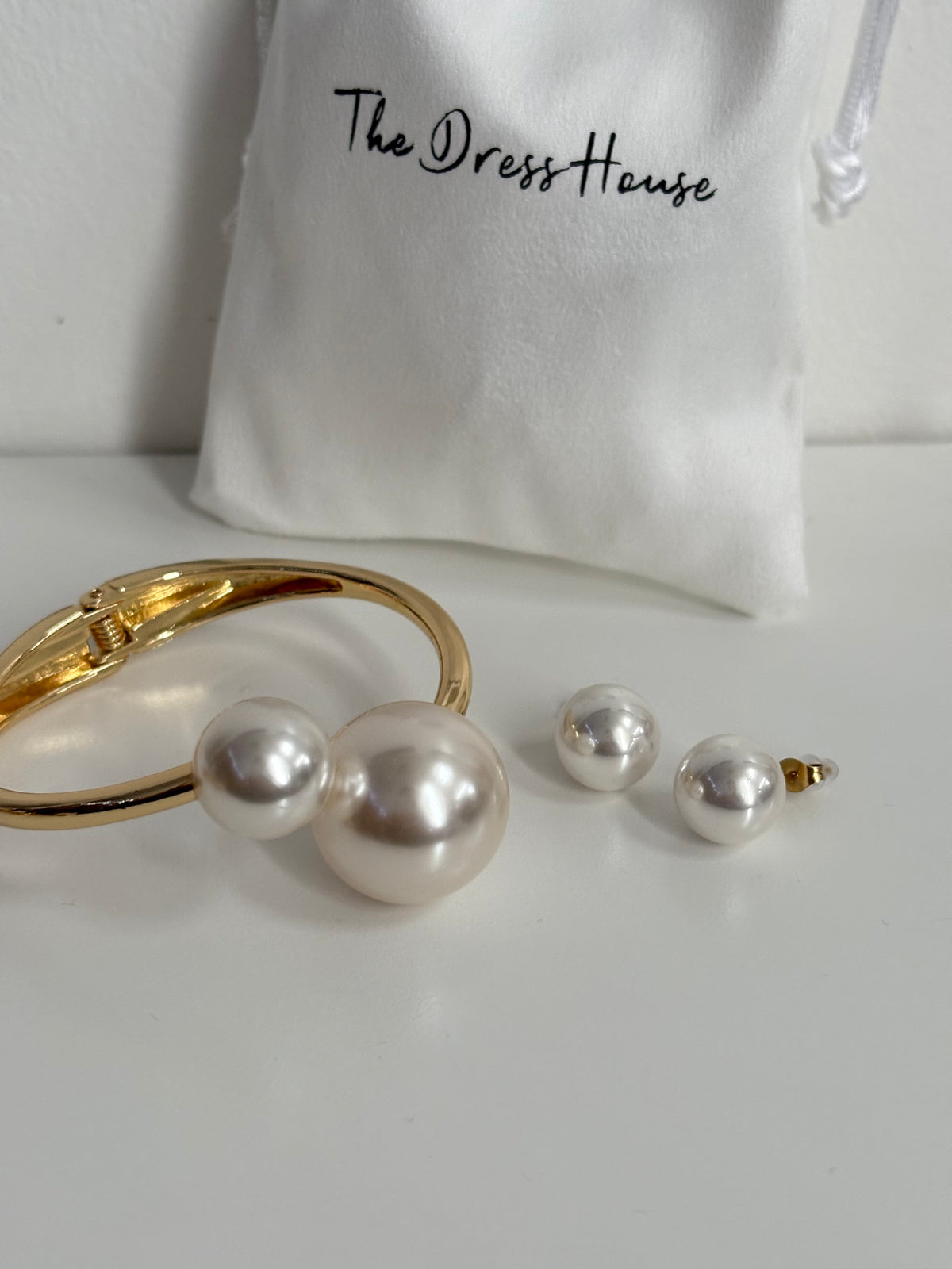 Dress House Gift Set 69 - Gold Pearl Bangle Earring