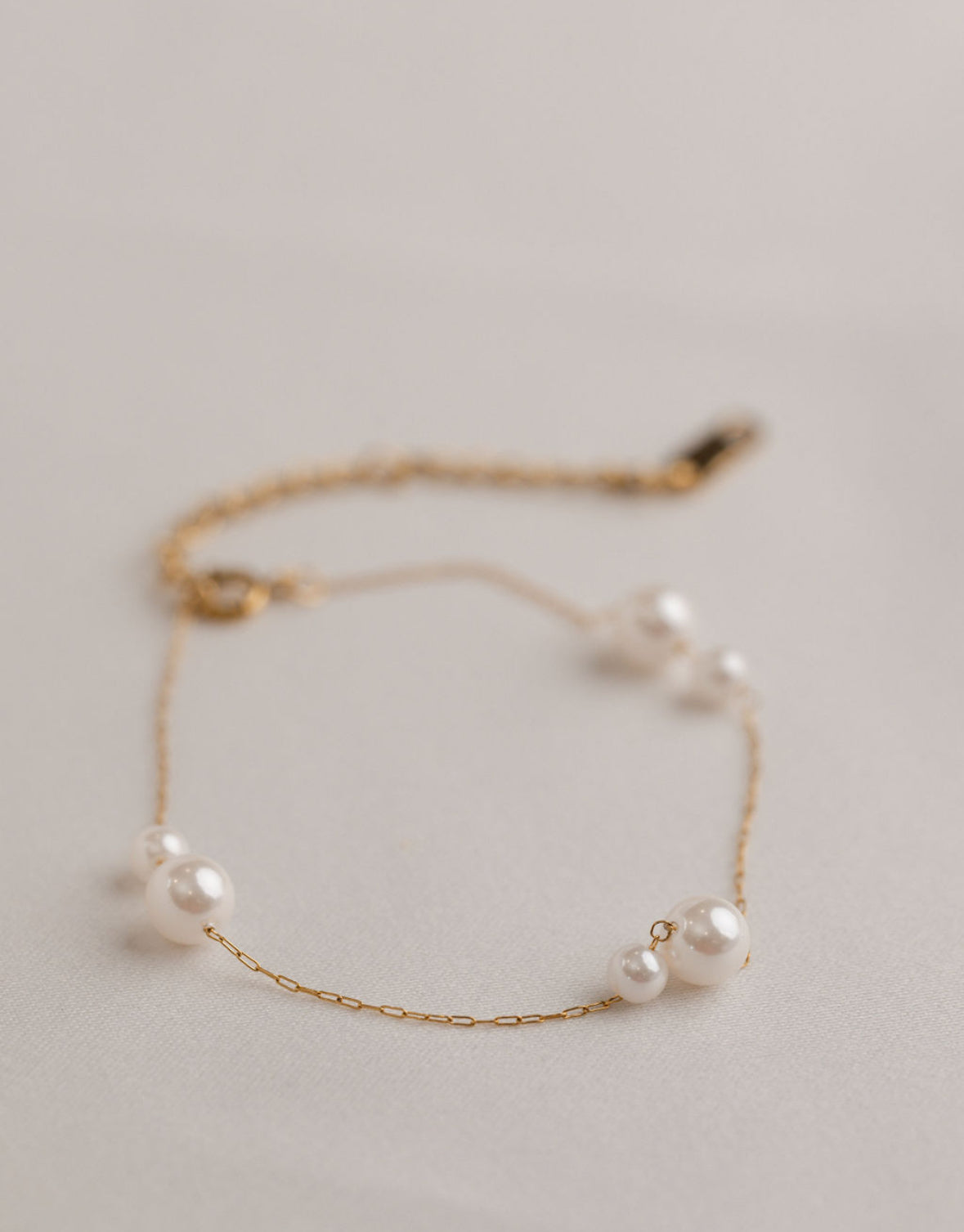 Daisy - Gold Pearl Necklace Bracelet Set