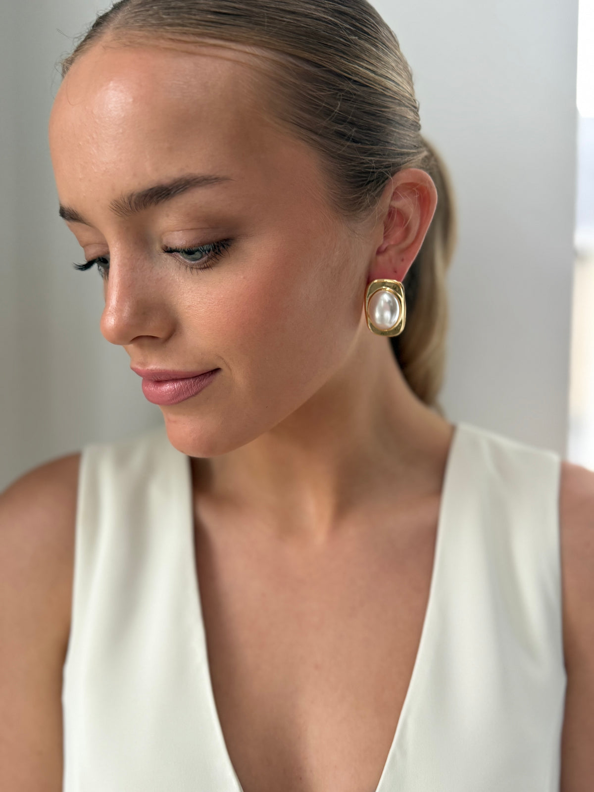 Milly - Gold Pearl Earring