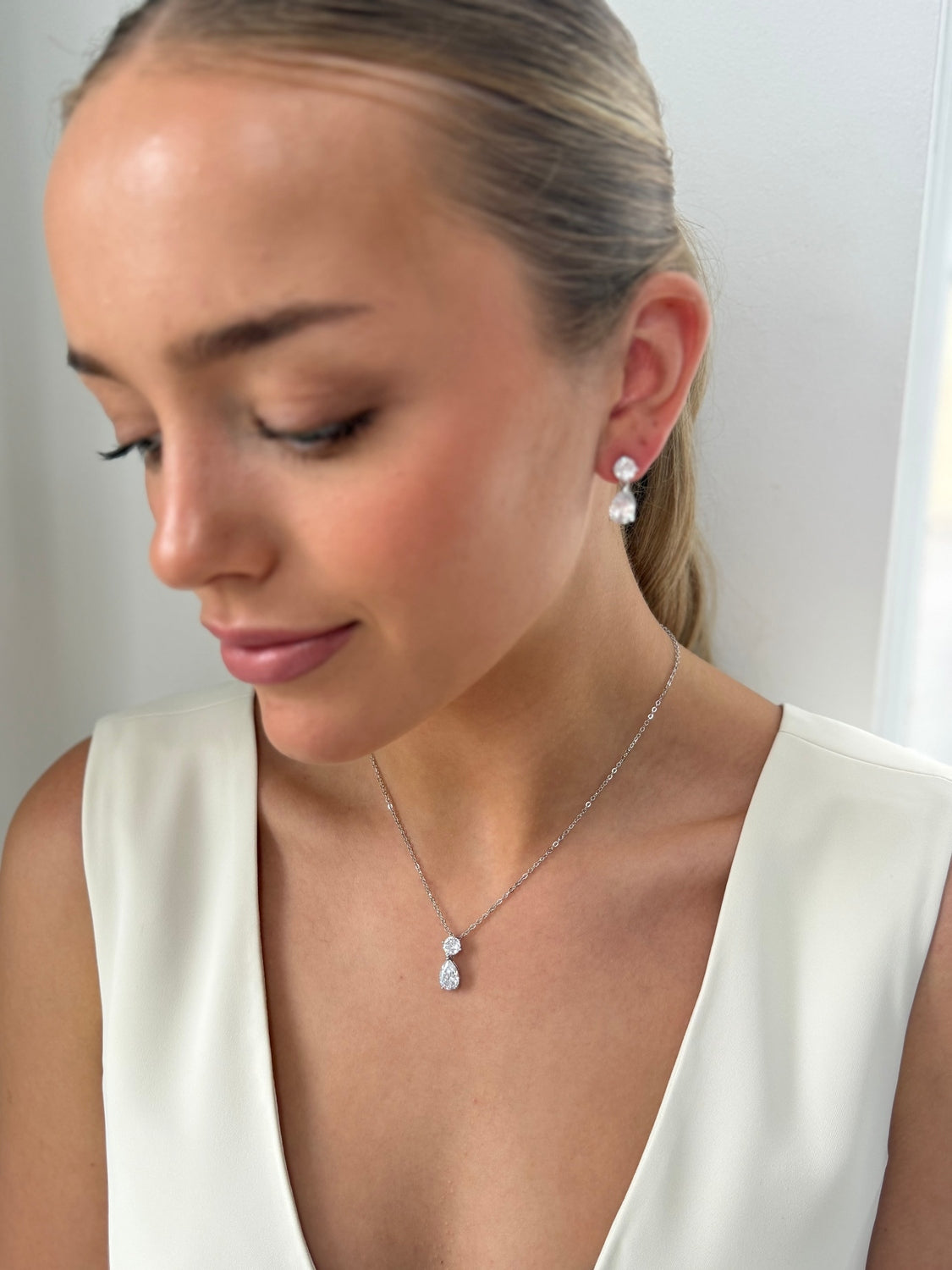 Isobel- Silver Diamanté Earring Necklace Set