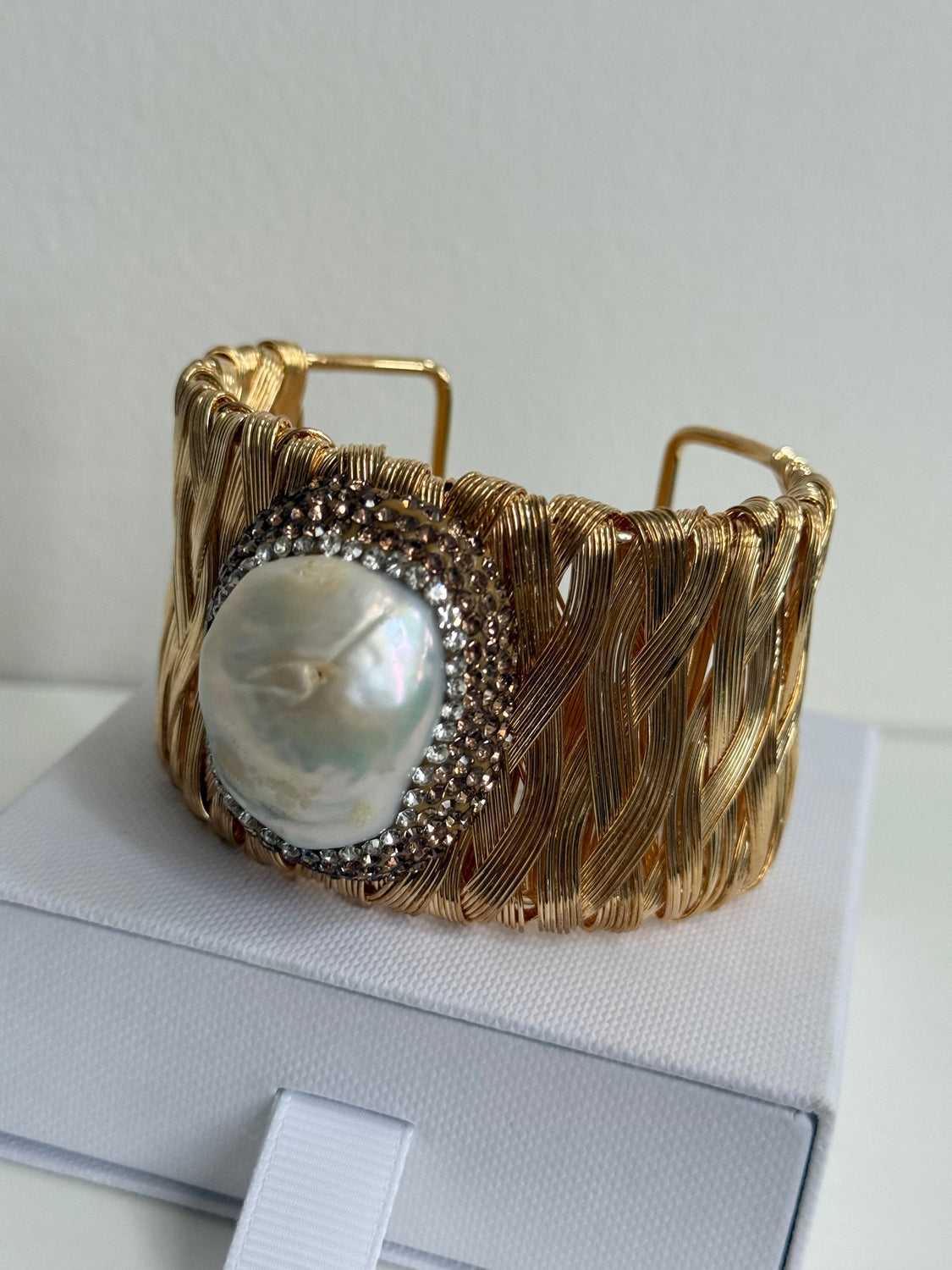 Isobel - Gold Pearl Bangle