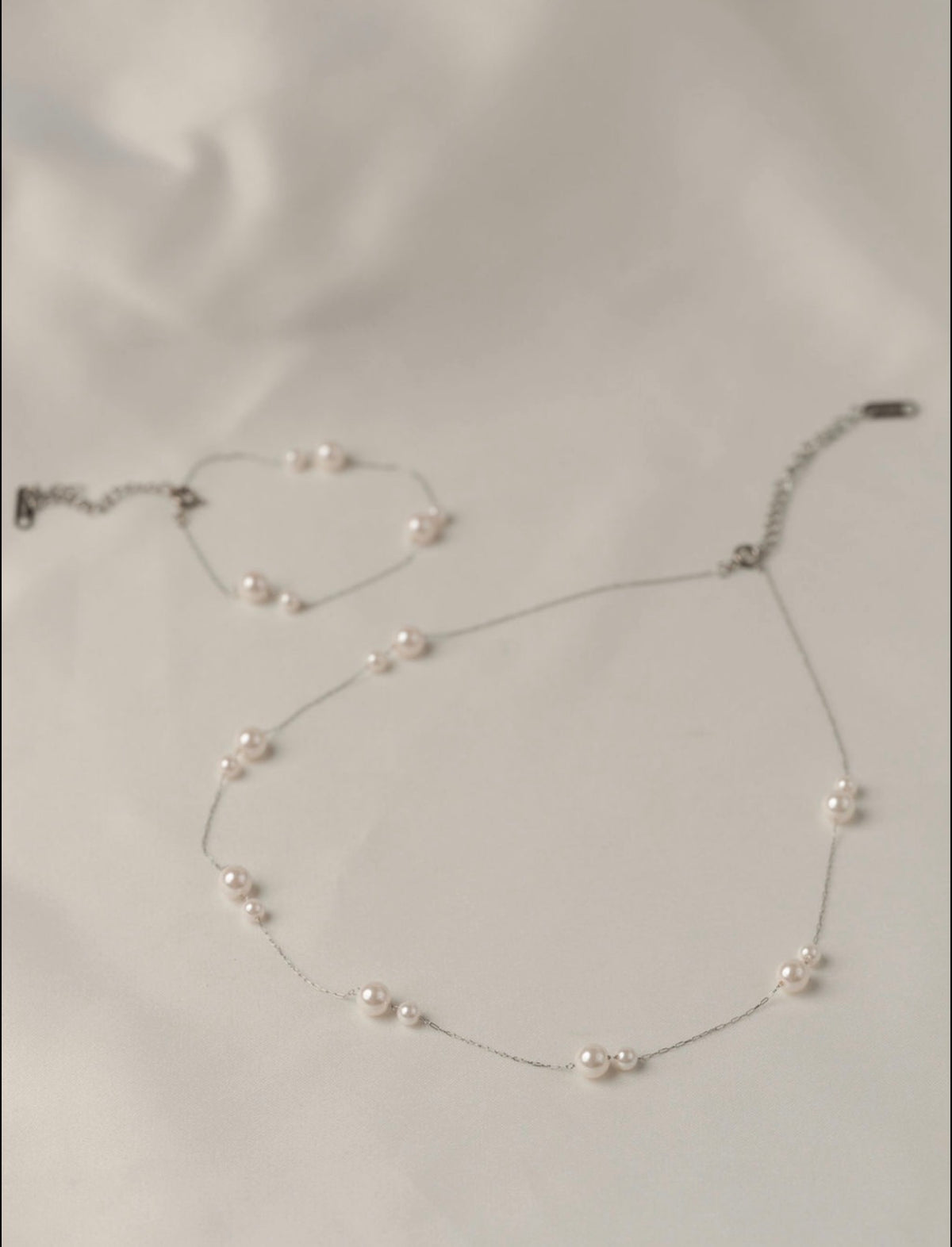 Daisy - Silver Pearl Bracelet Necklace Set