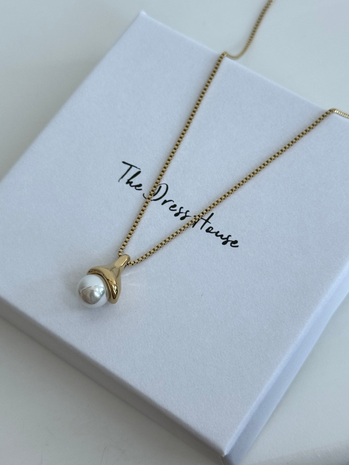 Chloe - Gold Pearl Necklace