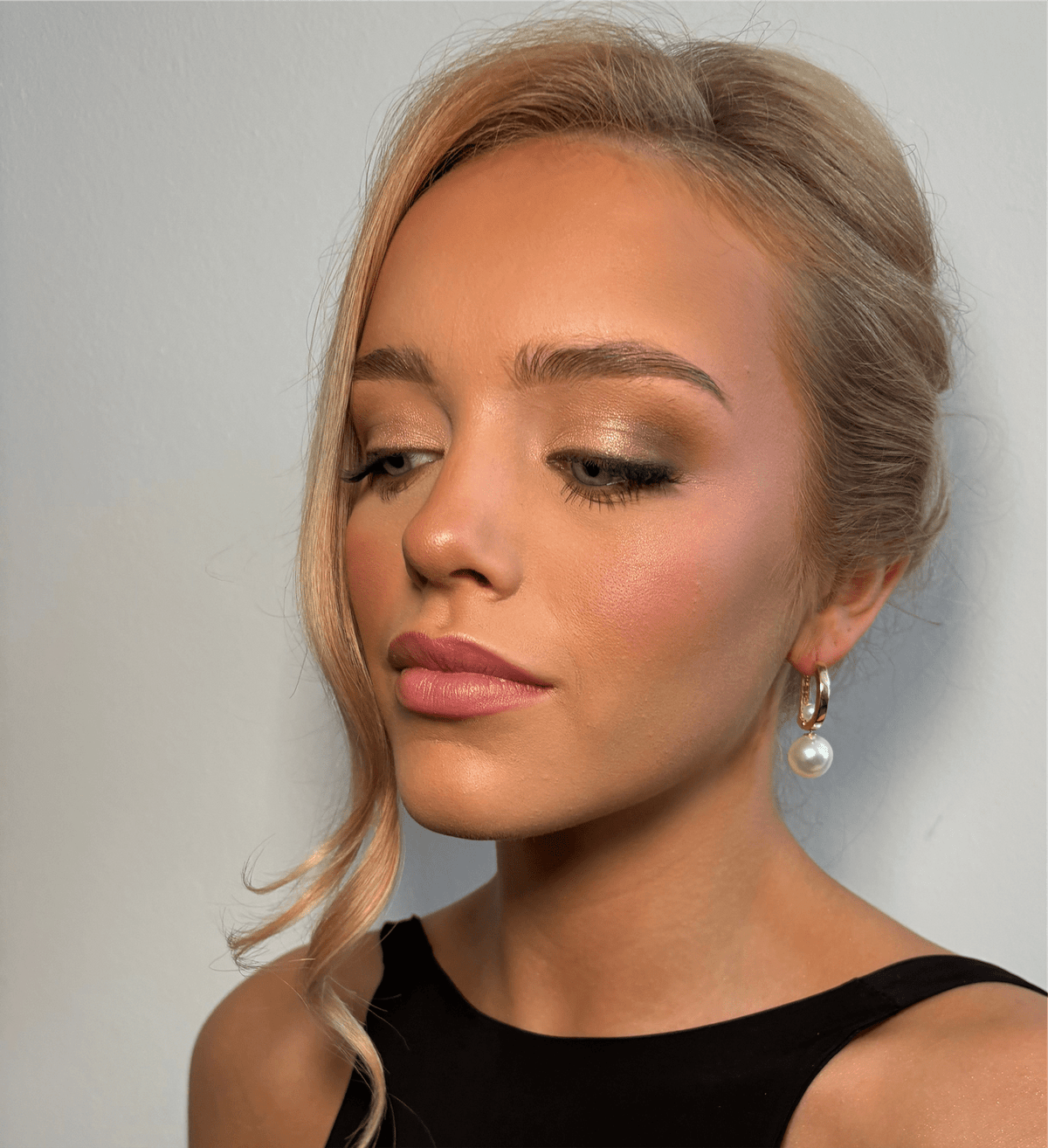 Dana - Pearl Gold Earring