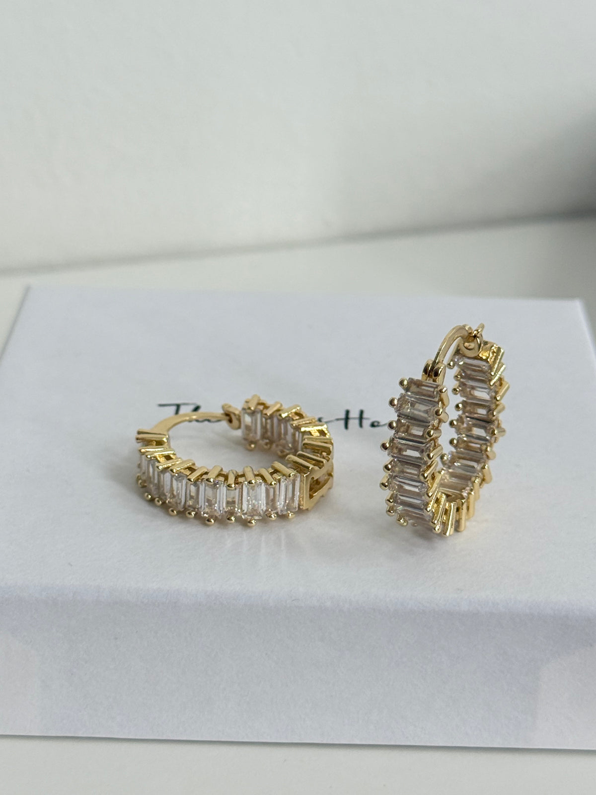 Cecilia - Gold Hoop Earring