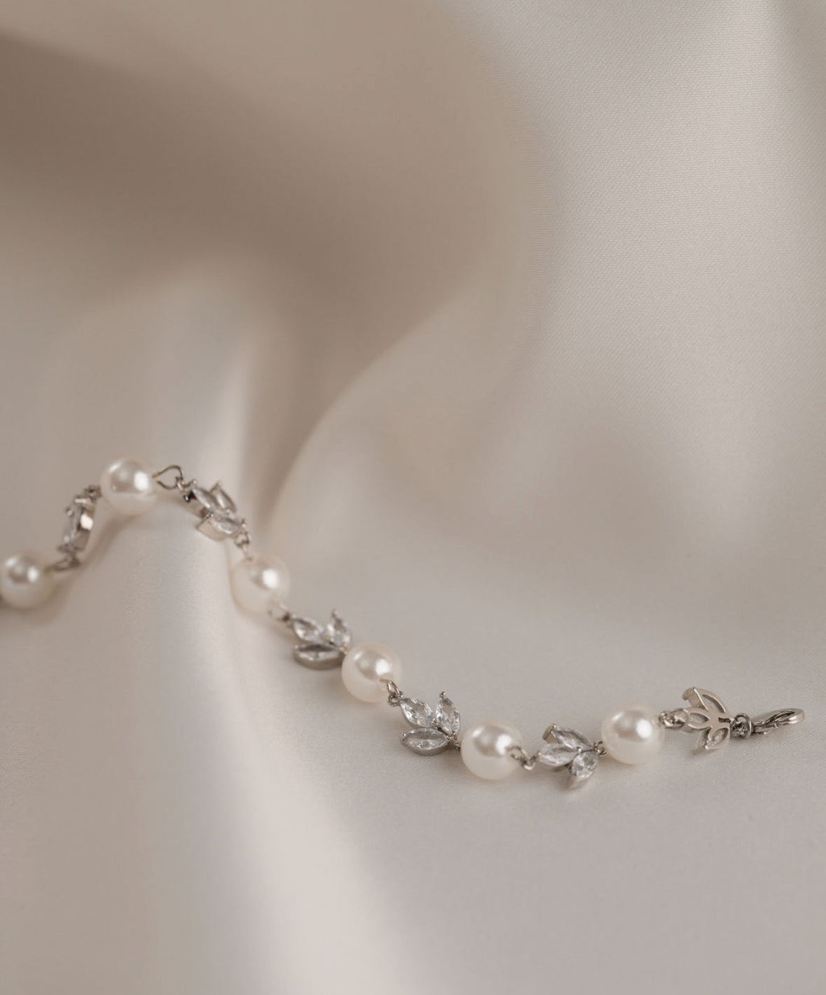 Willow - Silver Pearl Bracelet
