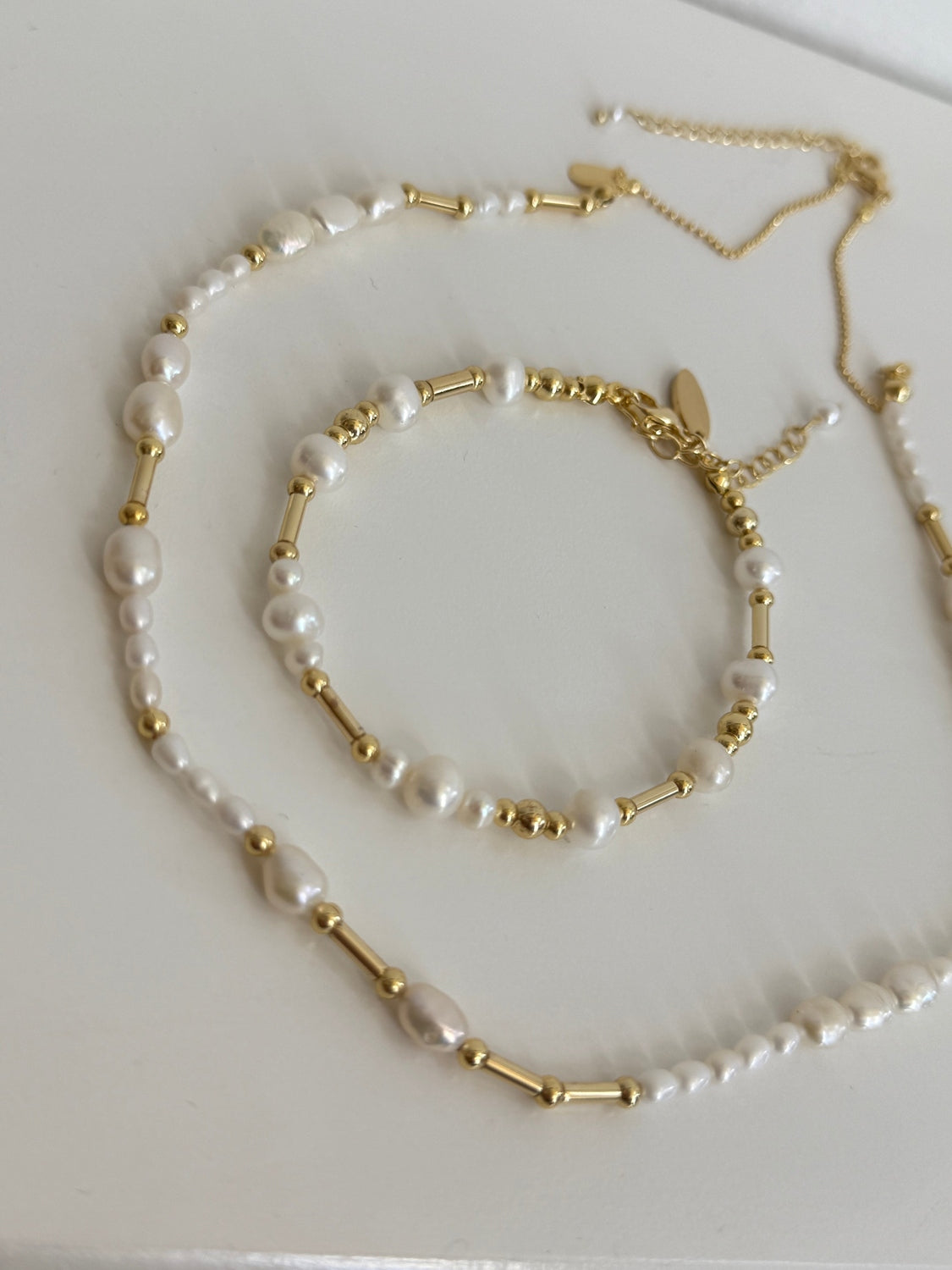 Lily - Gold Pearl Necklace Bracelet Set