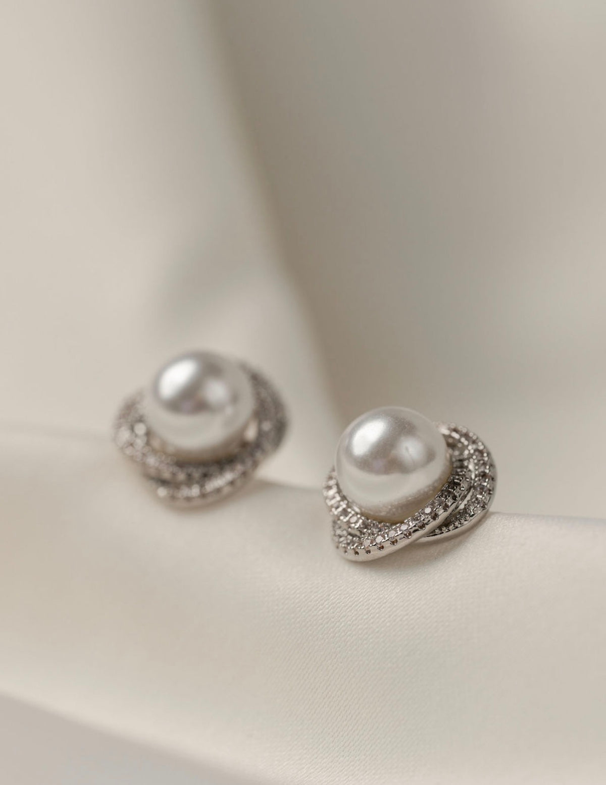 Afa - Silver Pearl Stud Earring