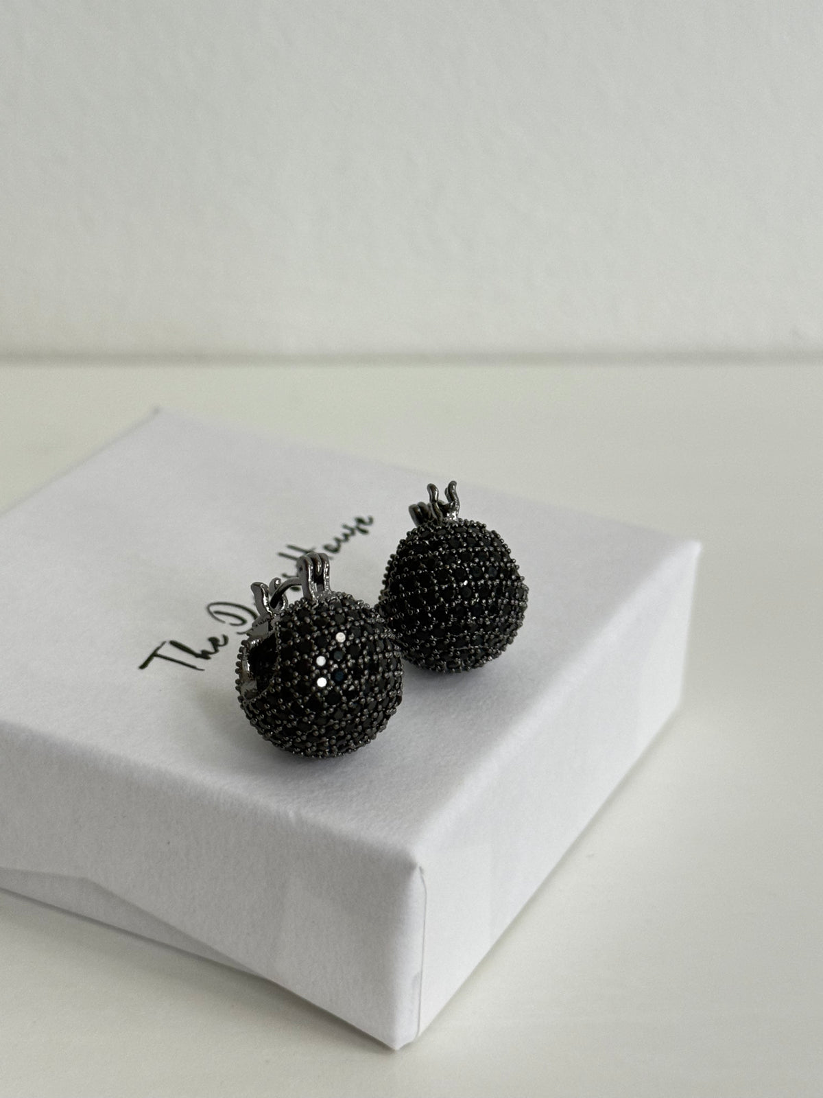 Alice - Black Sparkle Earring