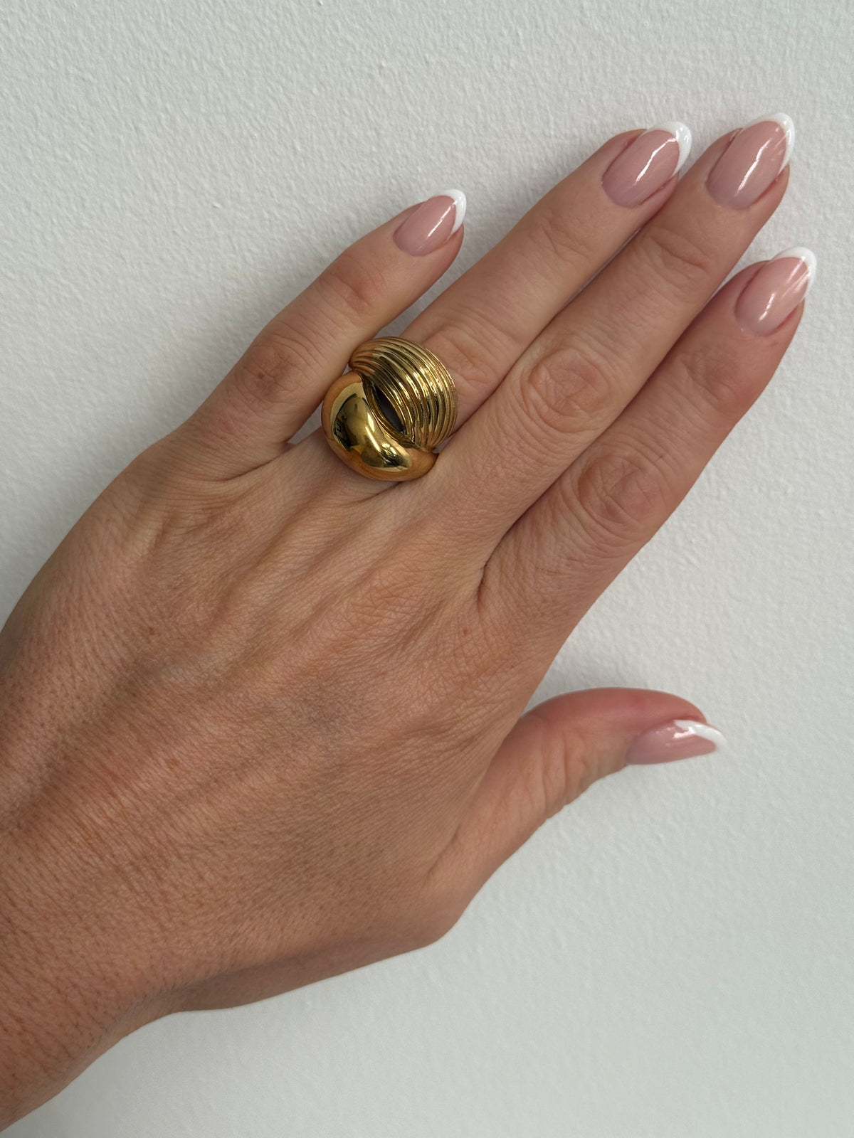 Connie - Gold Ring