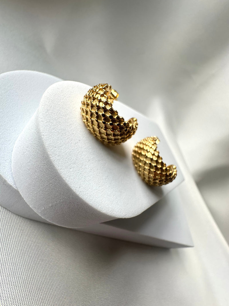 Avery gold hoop