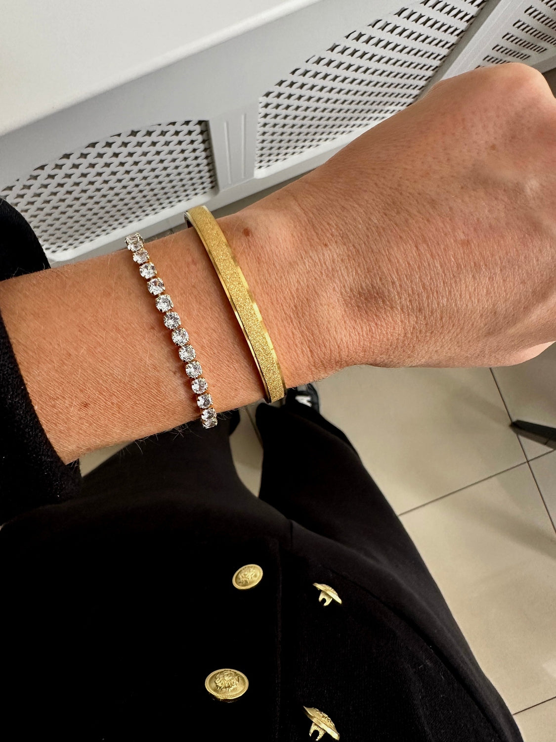 Belle gold bangle 