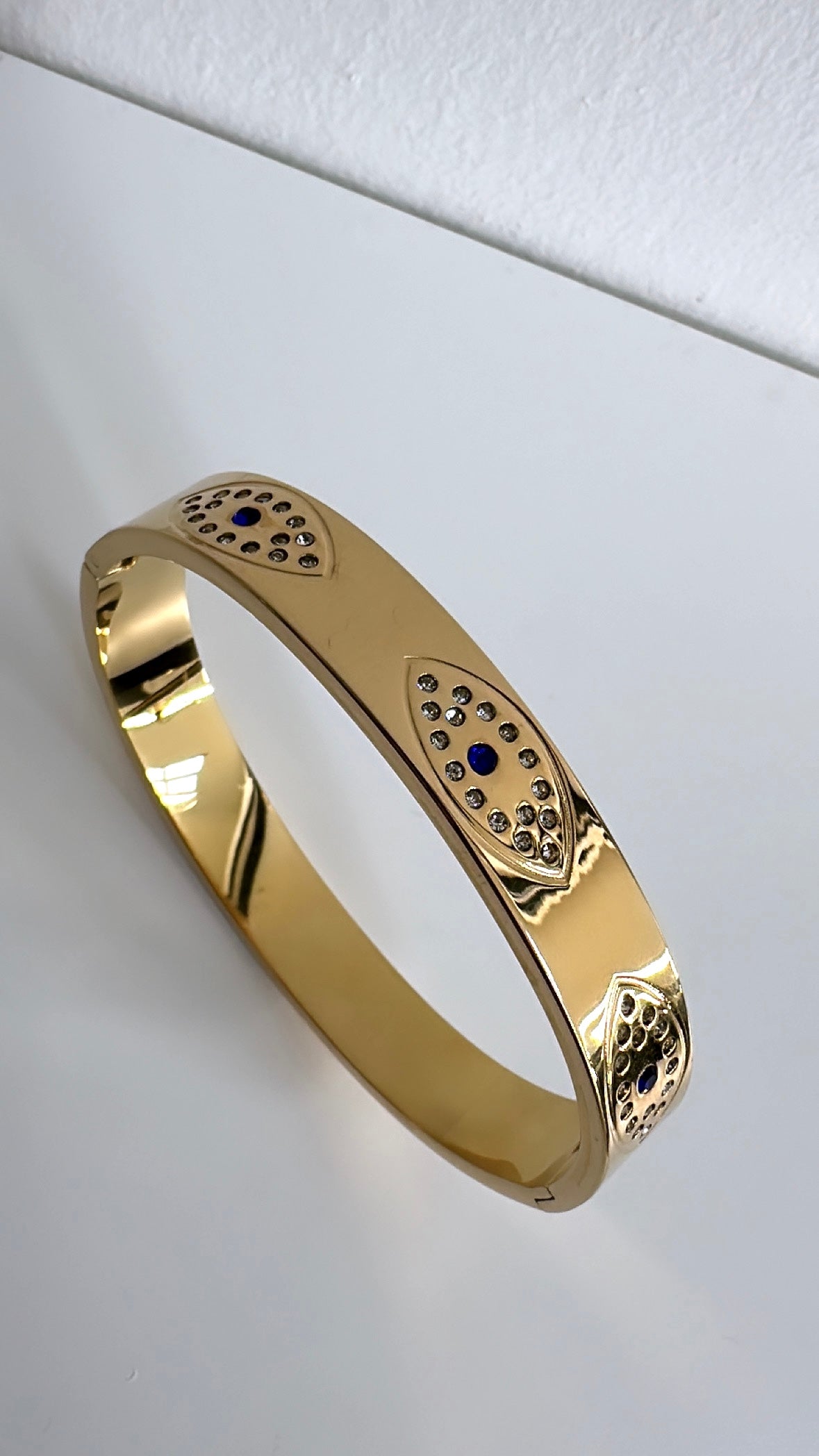 Eden eye bangle 