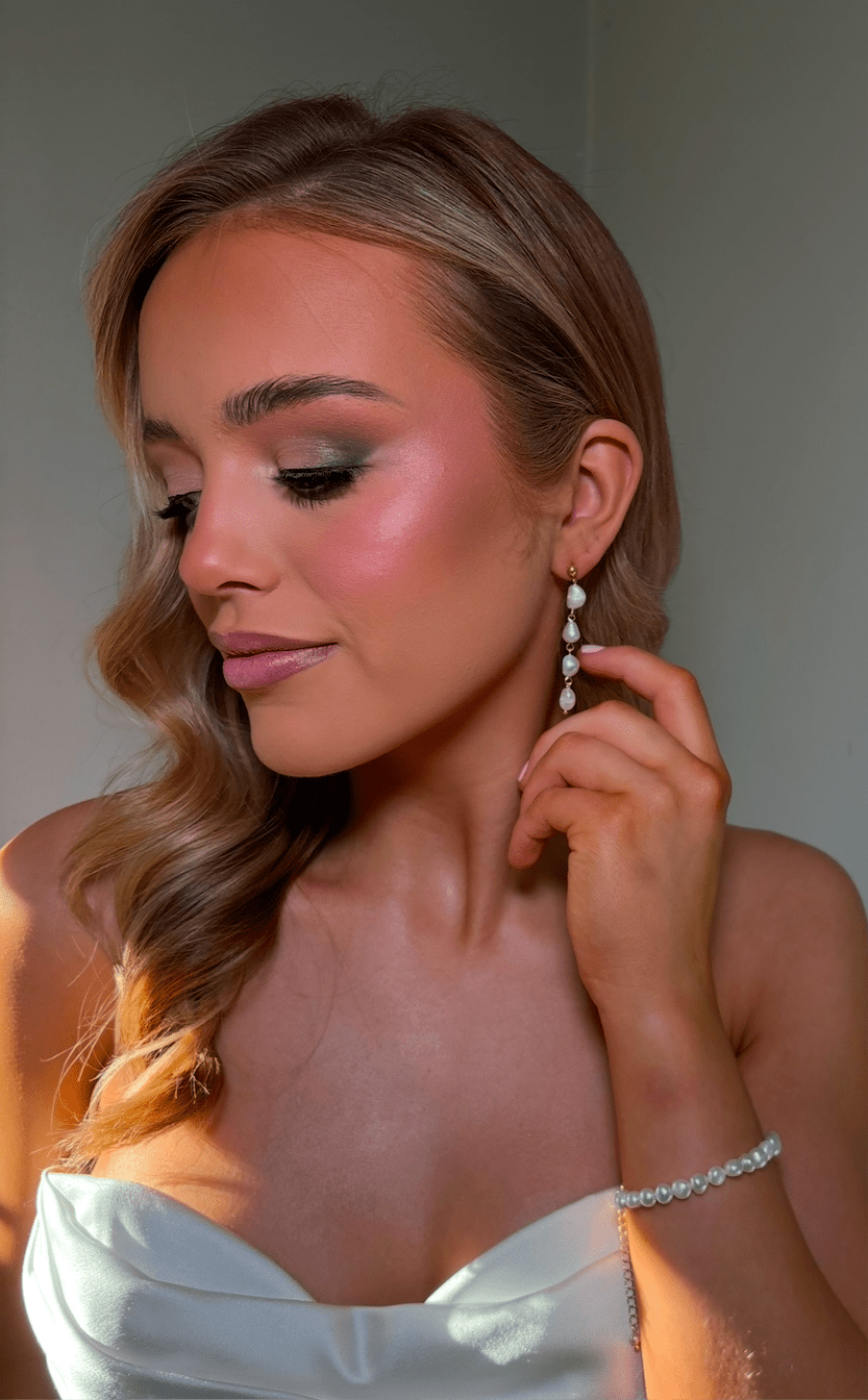 Larisa - Pearl Gold Earring