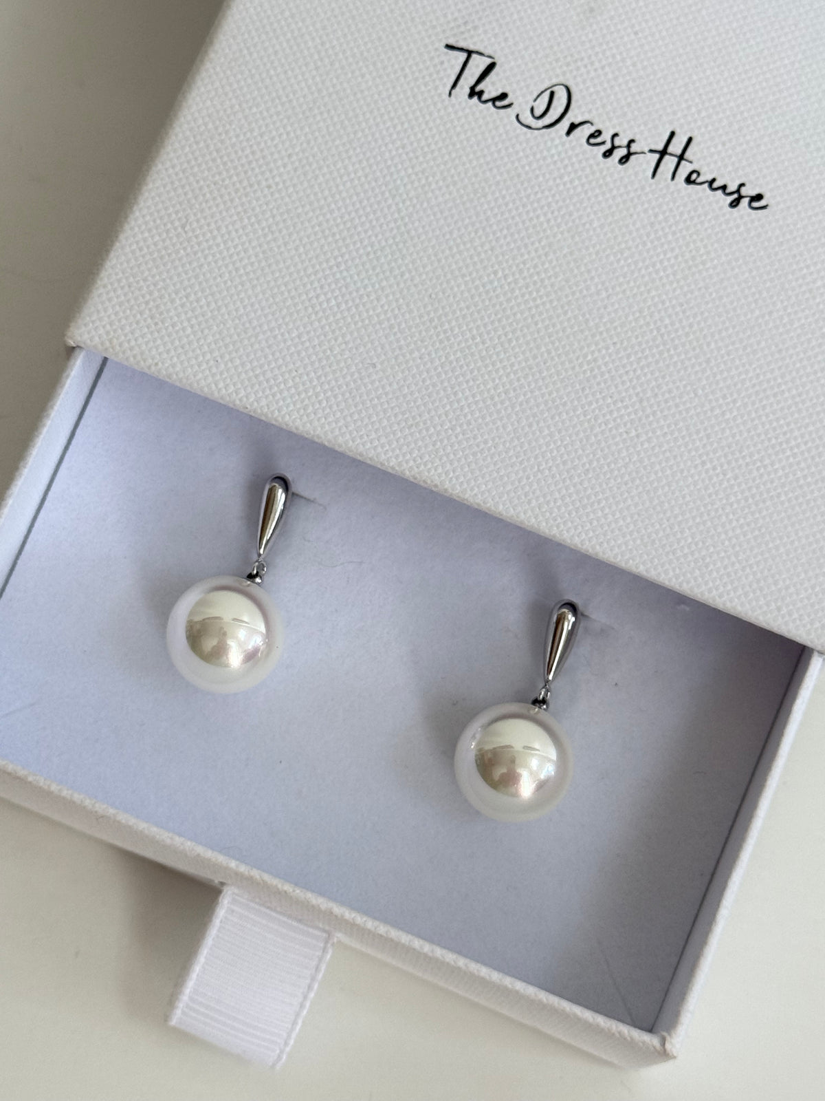 Lily - Silver Pearl Earring