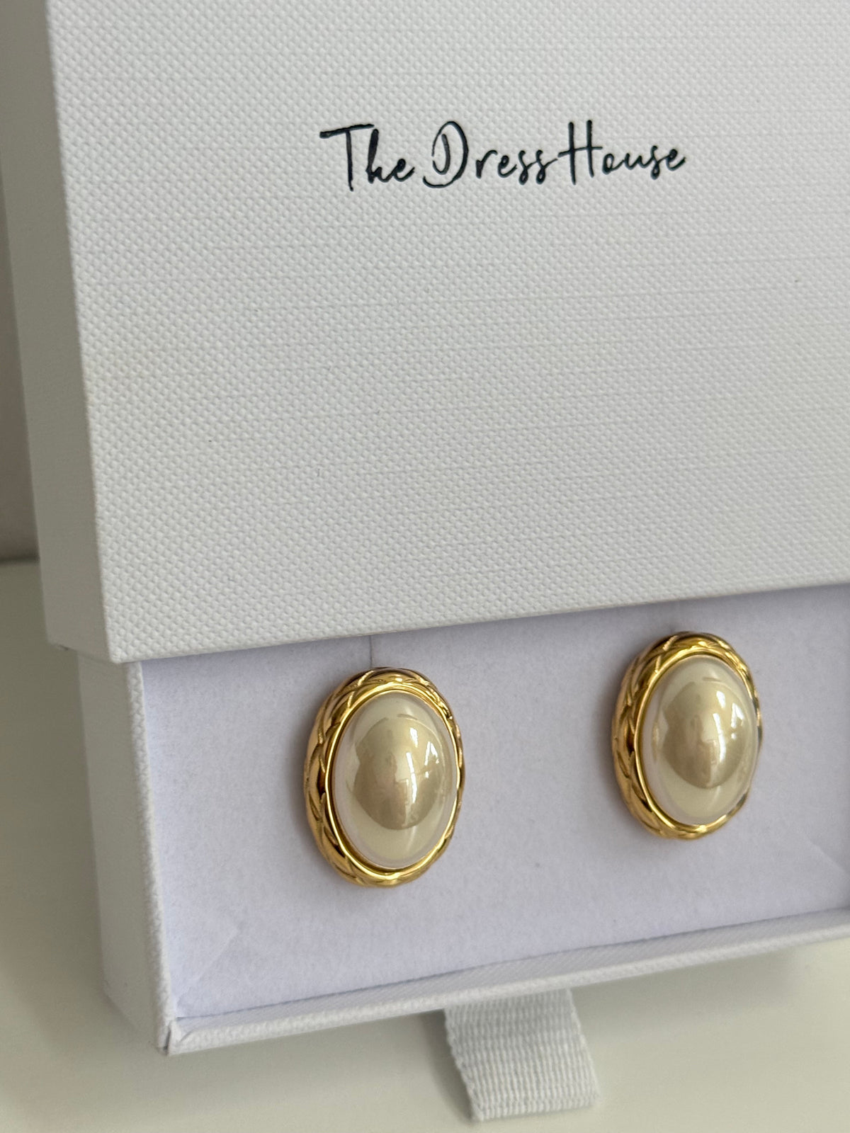 Elyna - Gold Pearl Earring