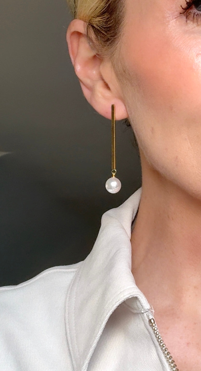 Mia - Gold Pearl Earring