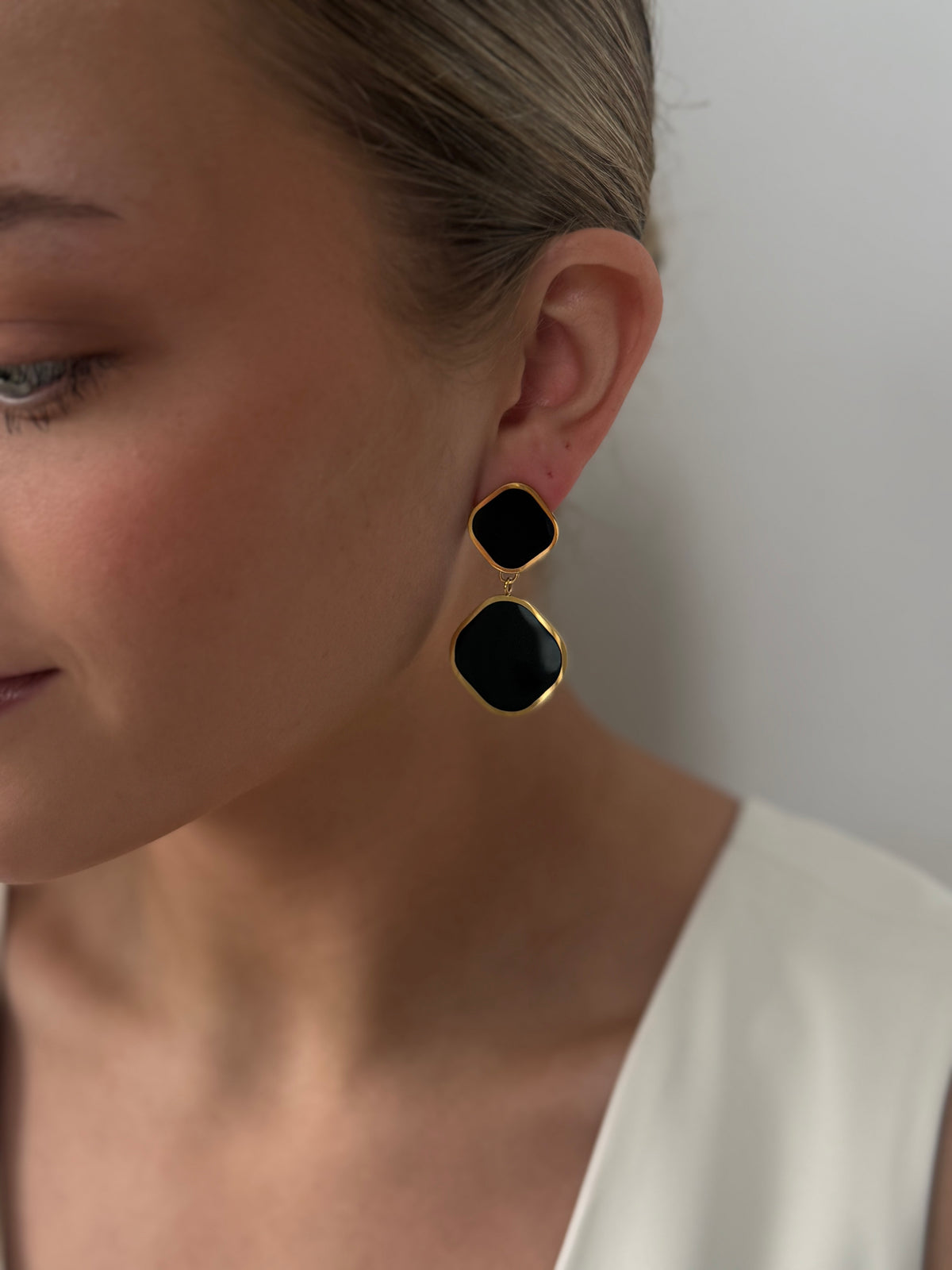 Calla - Black Gold Statement Earring