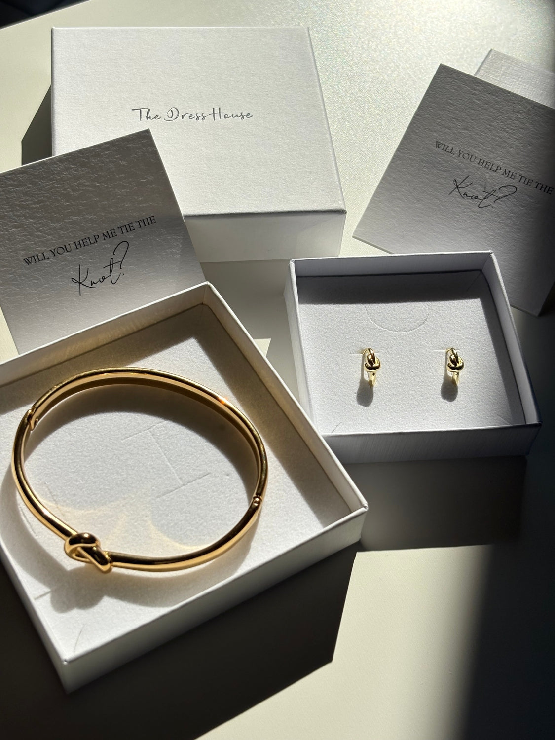 Tie the knot - Gold Earring