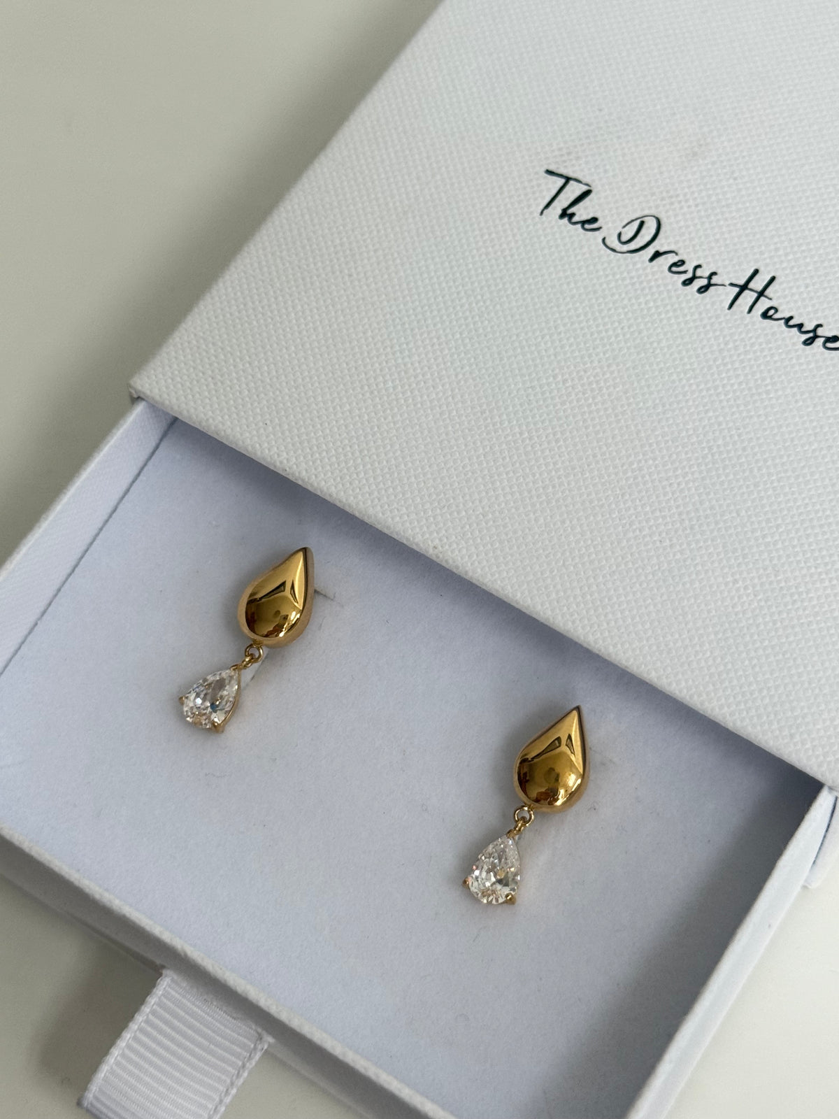 Taylor - Gold Pearl Earring