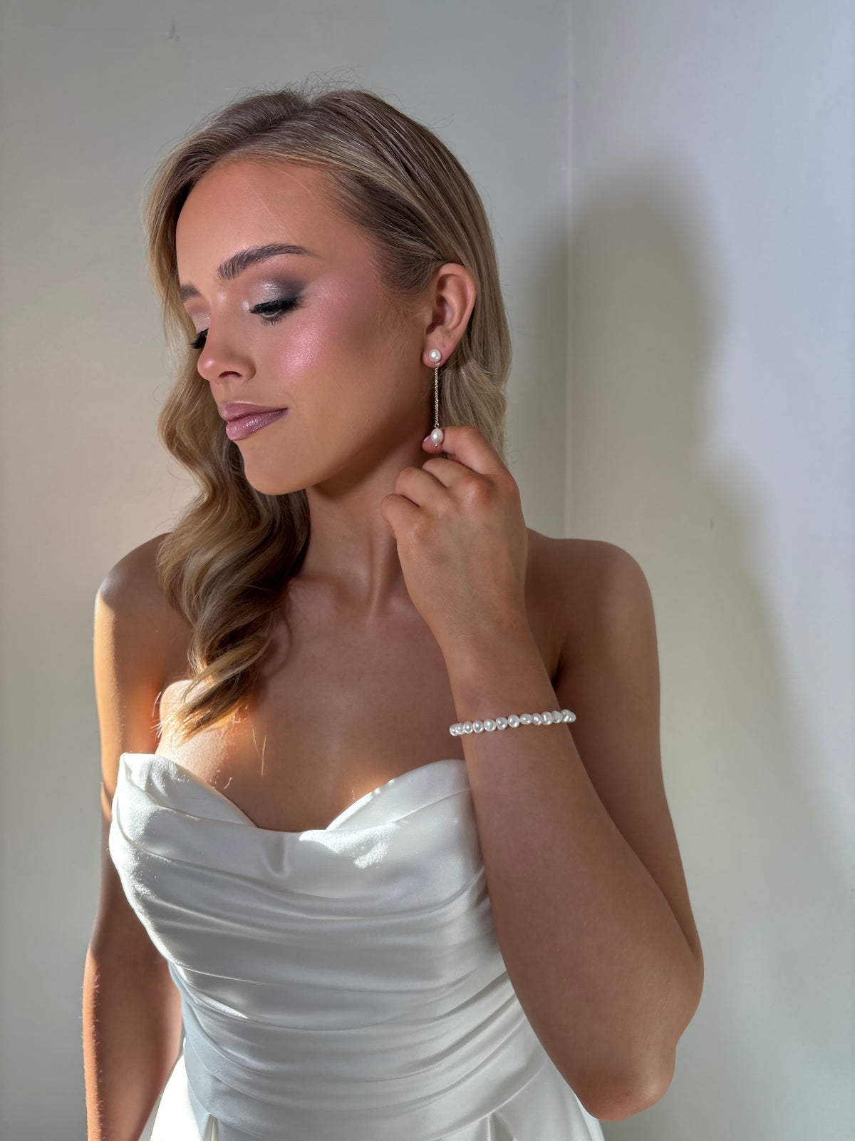 Edita - Gold Pearl Earring