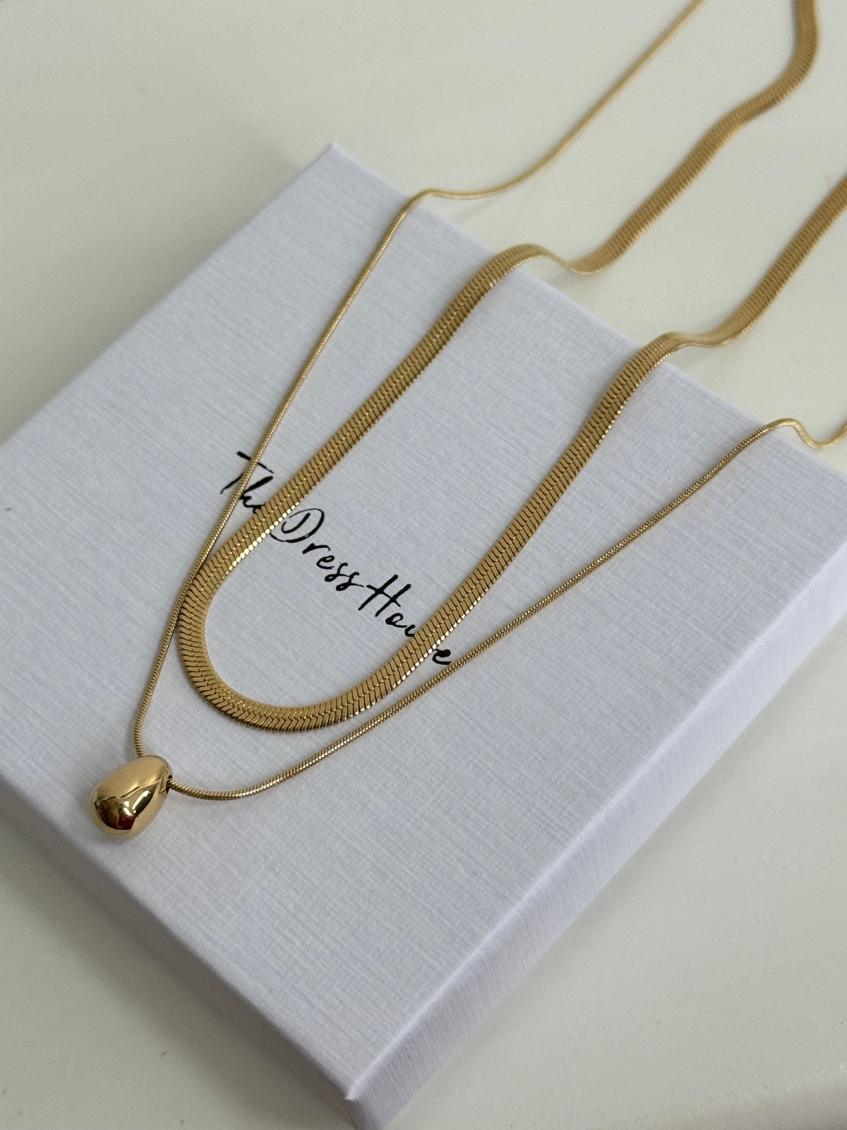 Annie - Gold Pendant Necklace