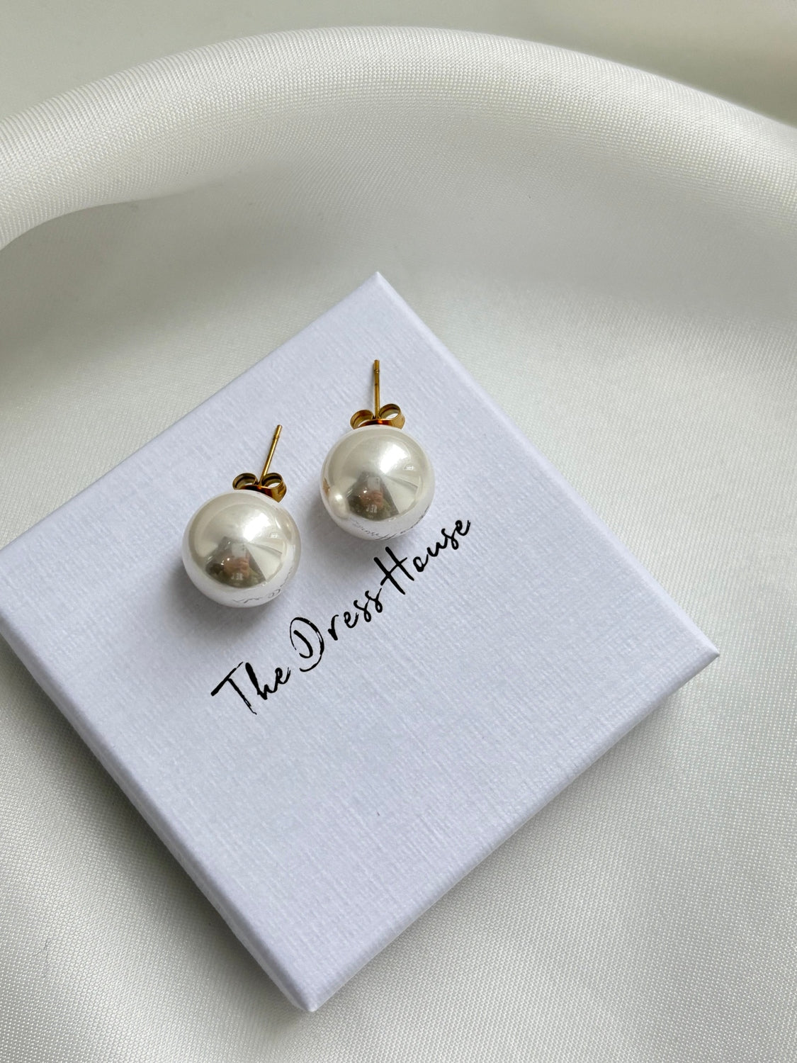 May - Gold Pearl Stud (10mm)