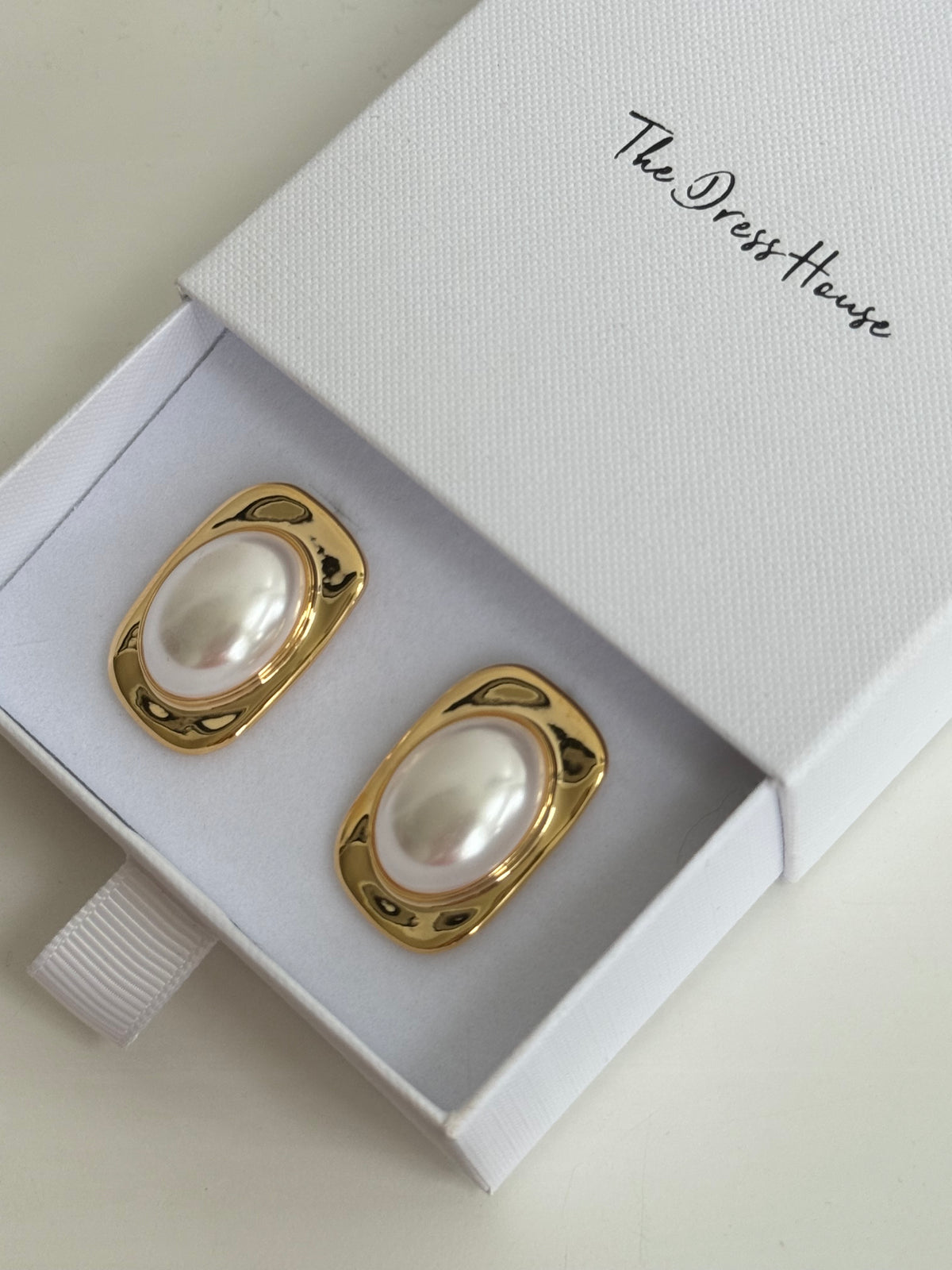 Milly - Gold Pearl Earring