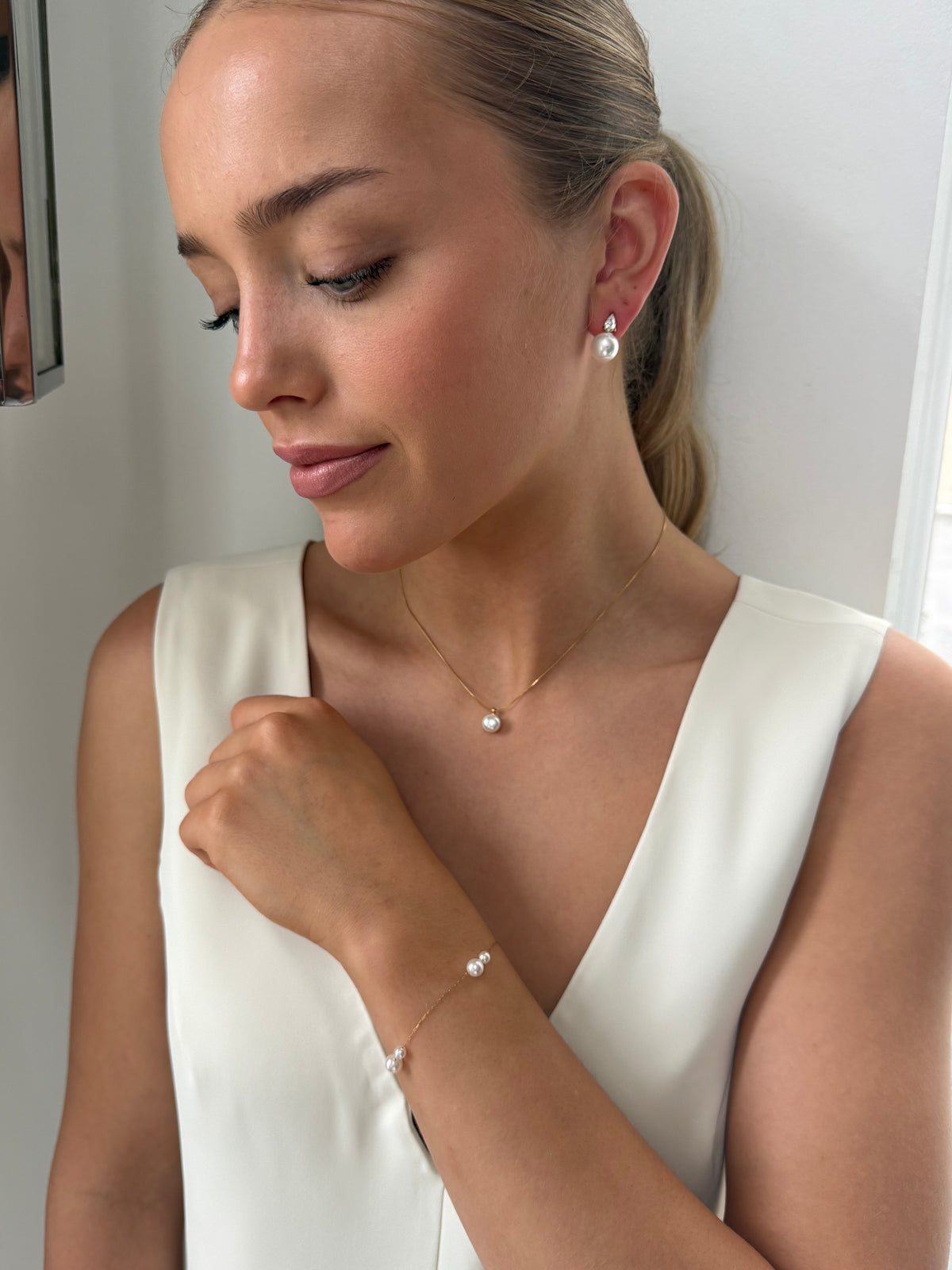 Cami - Gold Pearl Earring