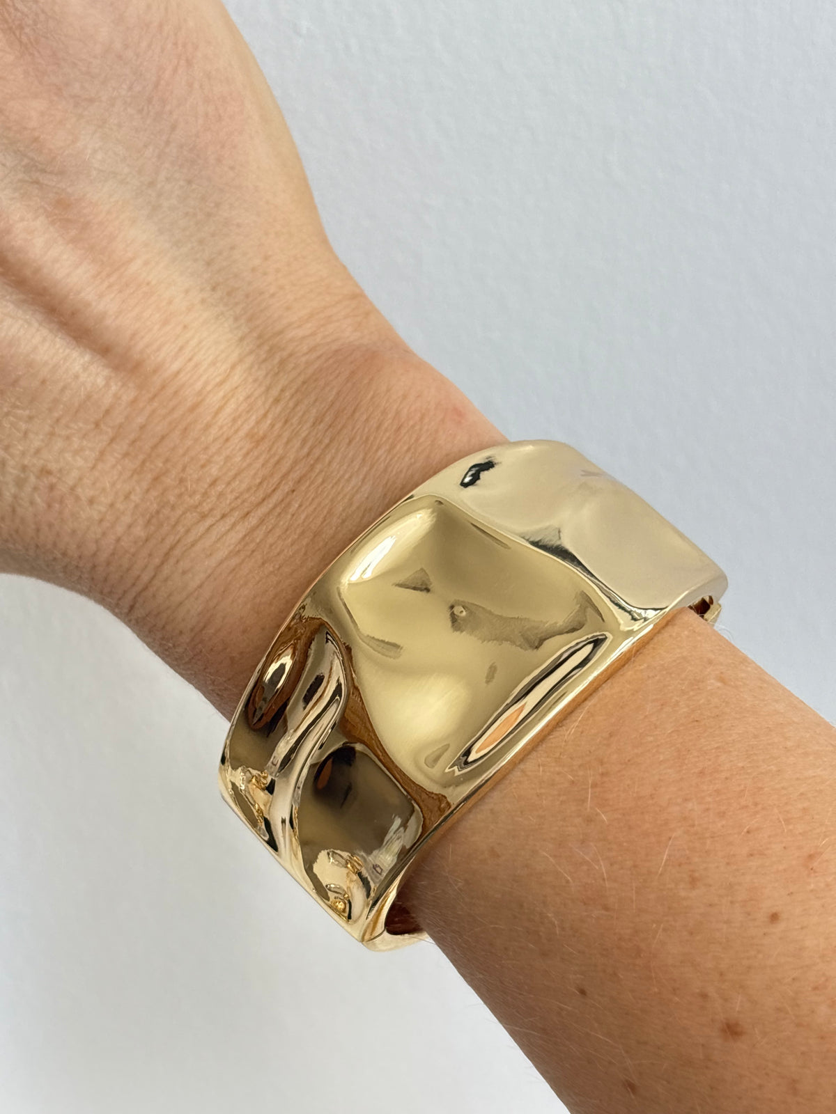 Ally - Gold Cuff Bangle