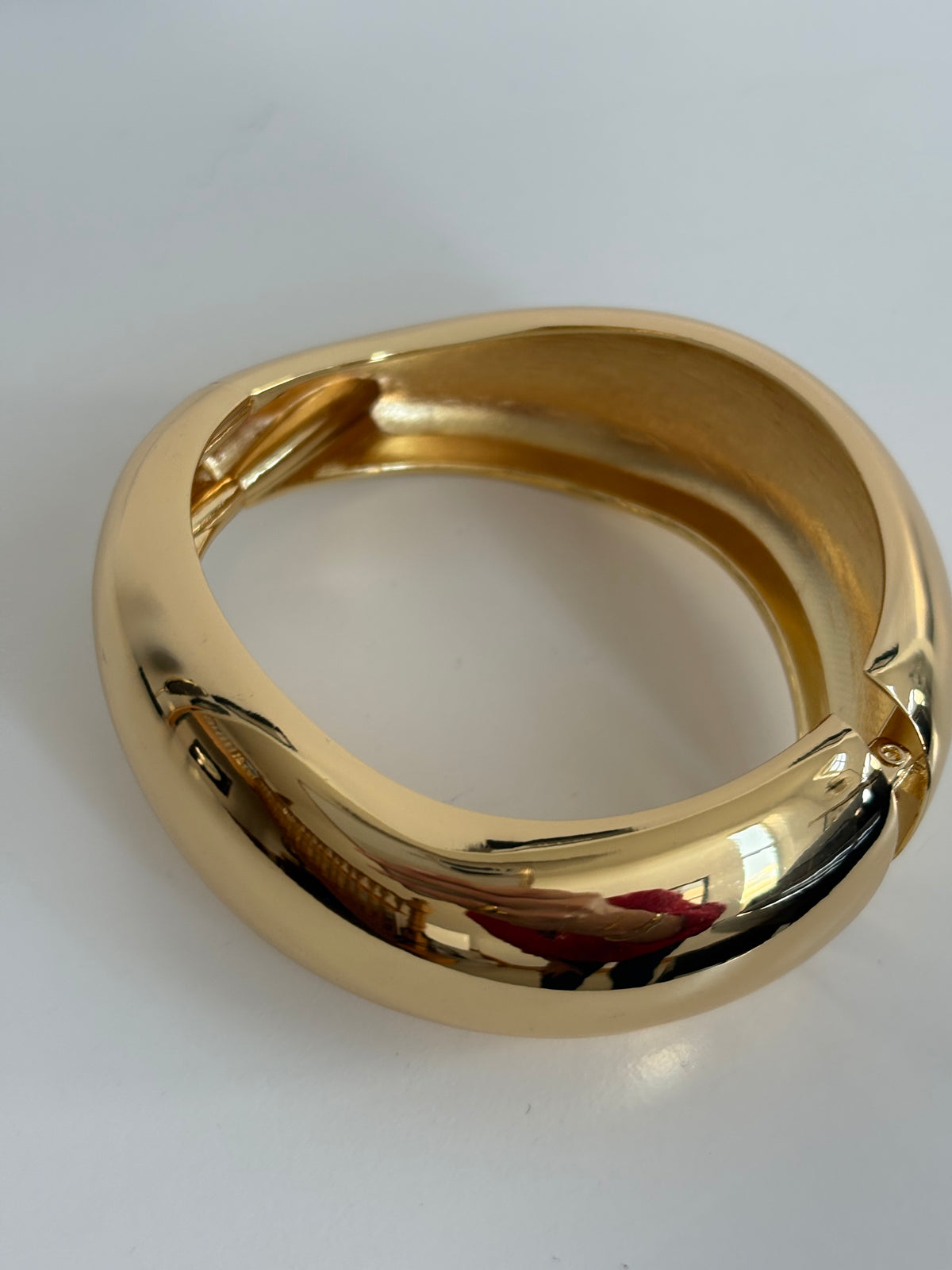 Evelyn - Gold Cuff Bangle