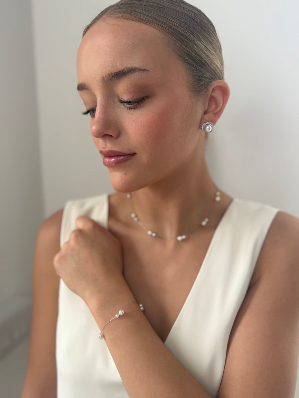Afa - Silver Pearl Stud Earring