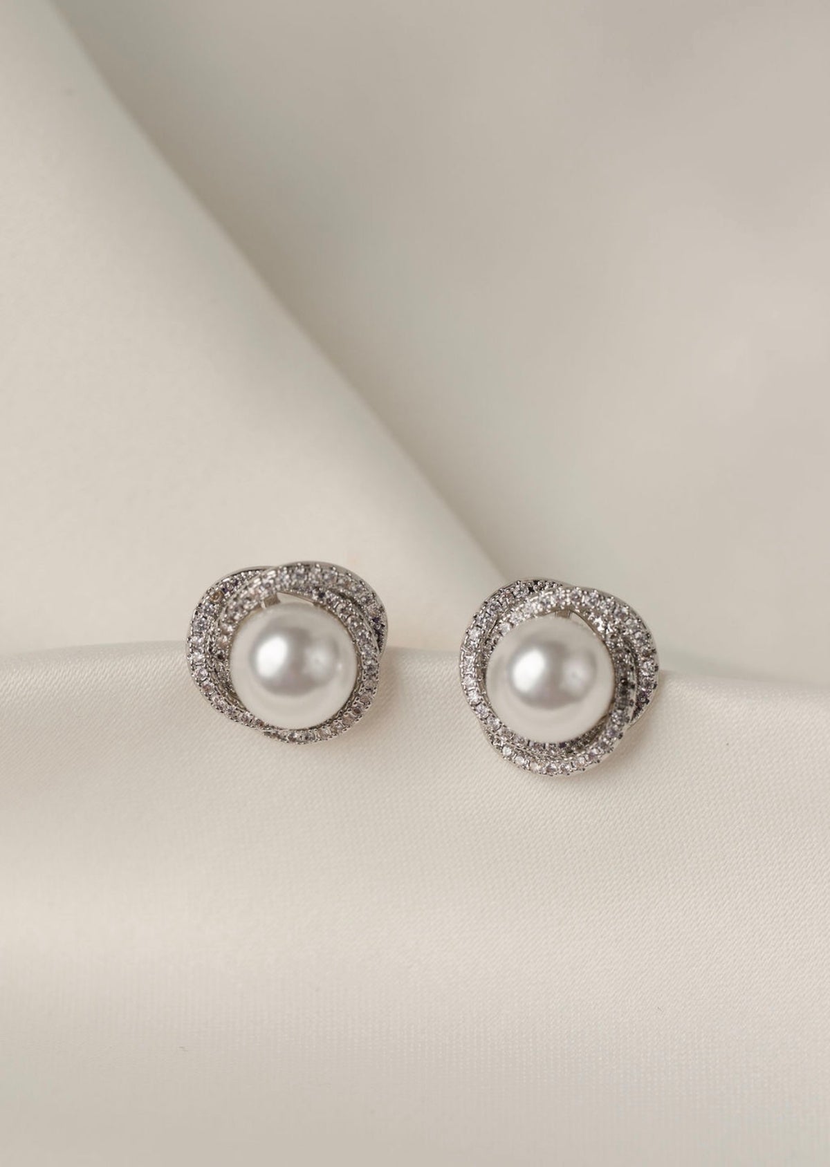 Afa - Silver Pearl Stud Earring