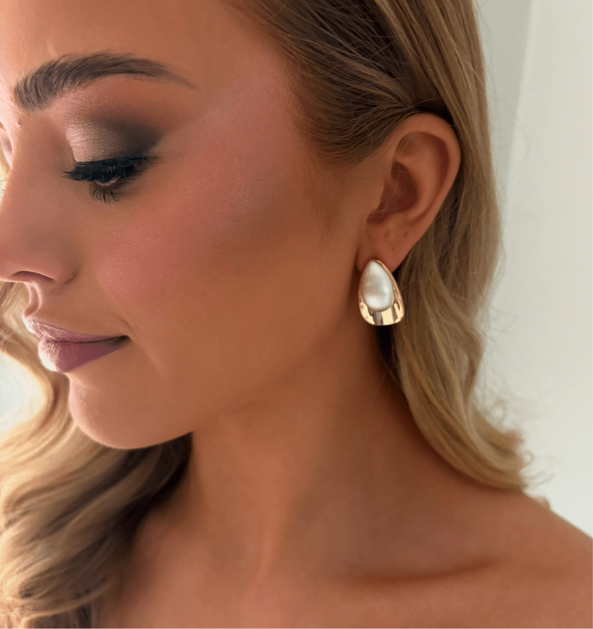 Ally - Ivory Gold Earring