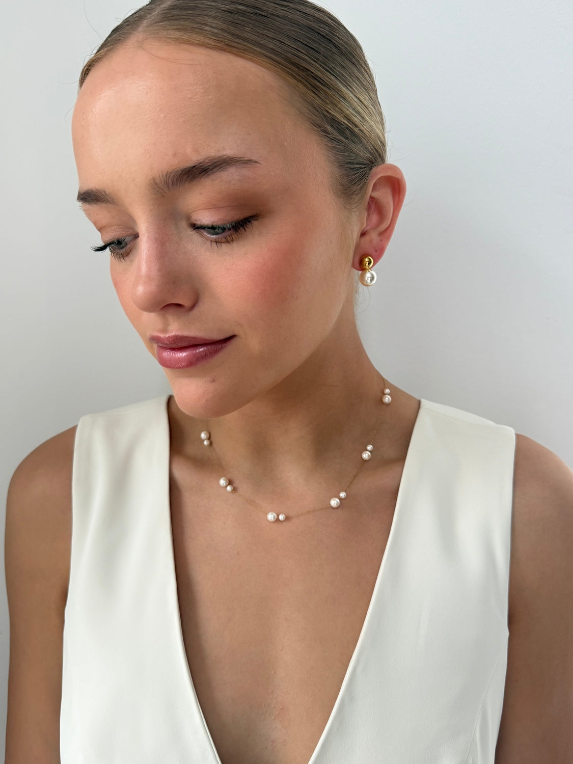 Vera - Pearl Gold Earring