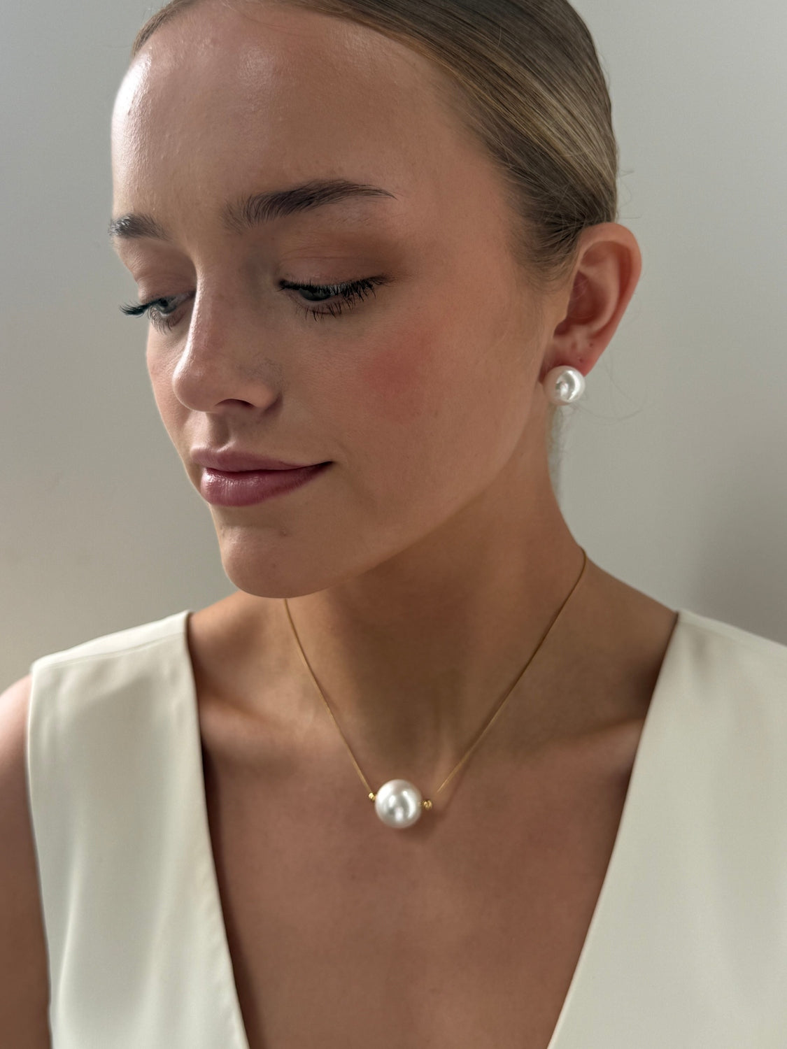 Lily - Gold Pearl Earring (15mm)