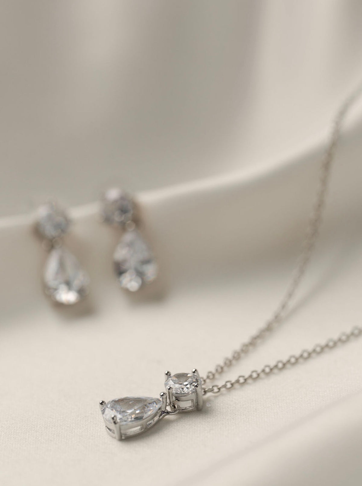 Isobel- Silver Diamanté Earring Necklace Set