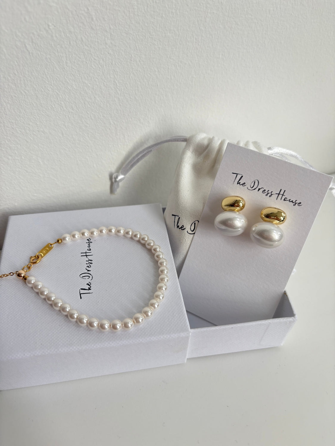 Jada Ruby - Gold Pearl Earring Bracelet Gift set