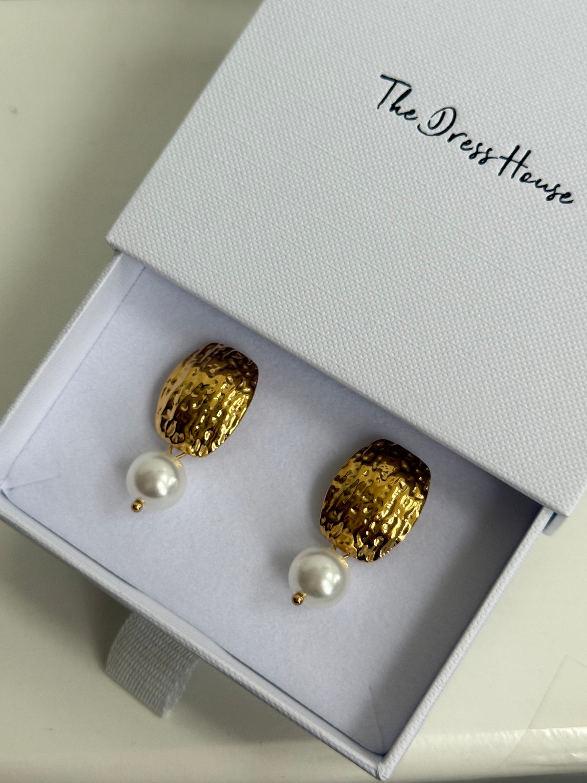 Nikki - Gold Pearl Earring