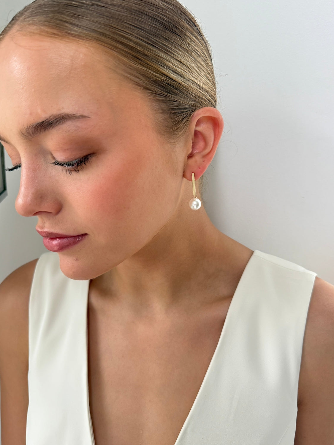 Jocelyn - Gold Pearl Earring