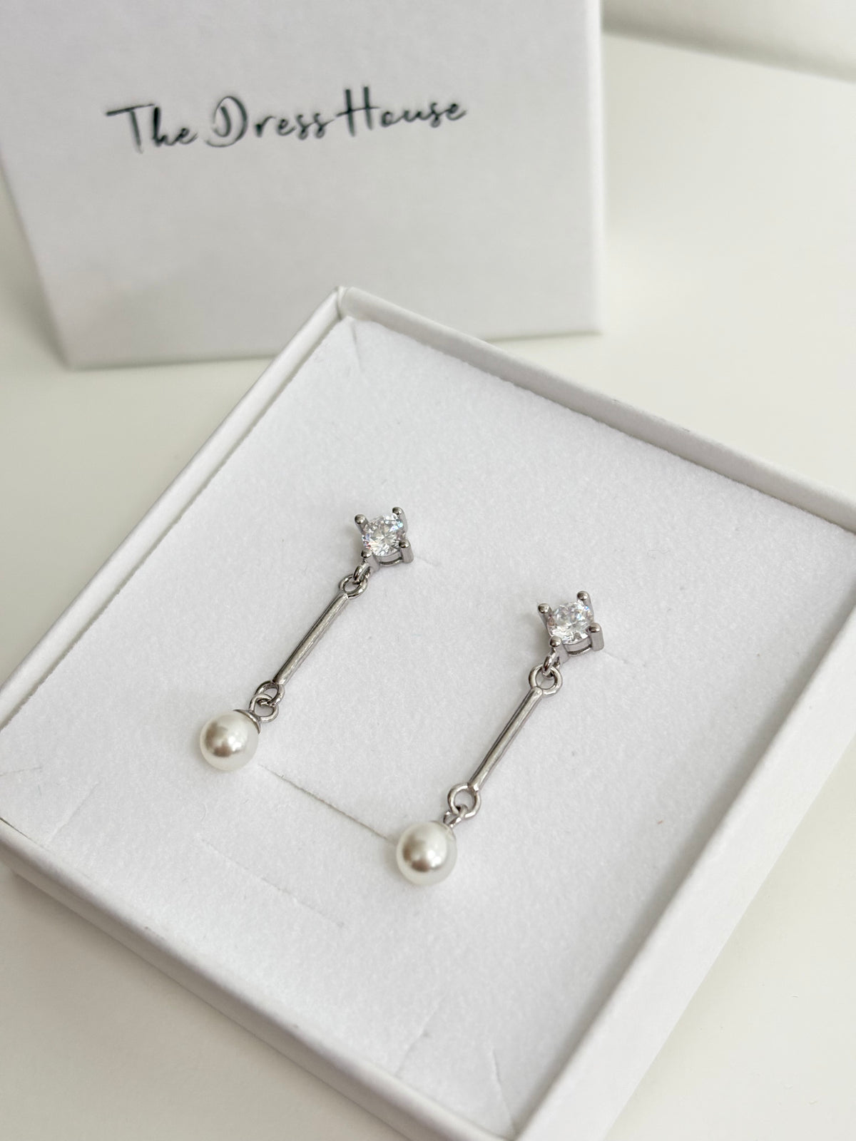 Cina - Silver Pearl Earring